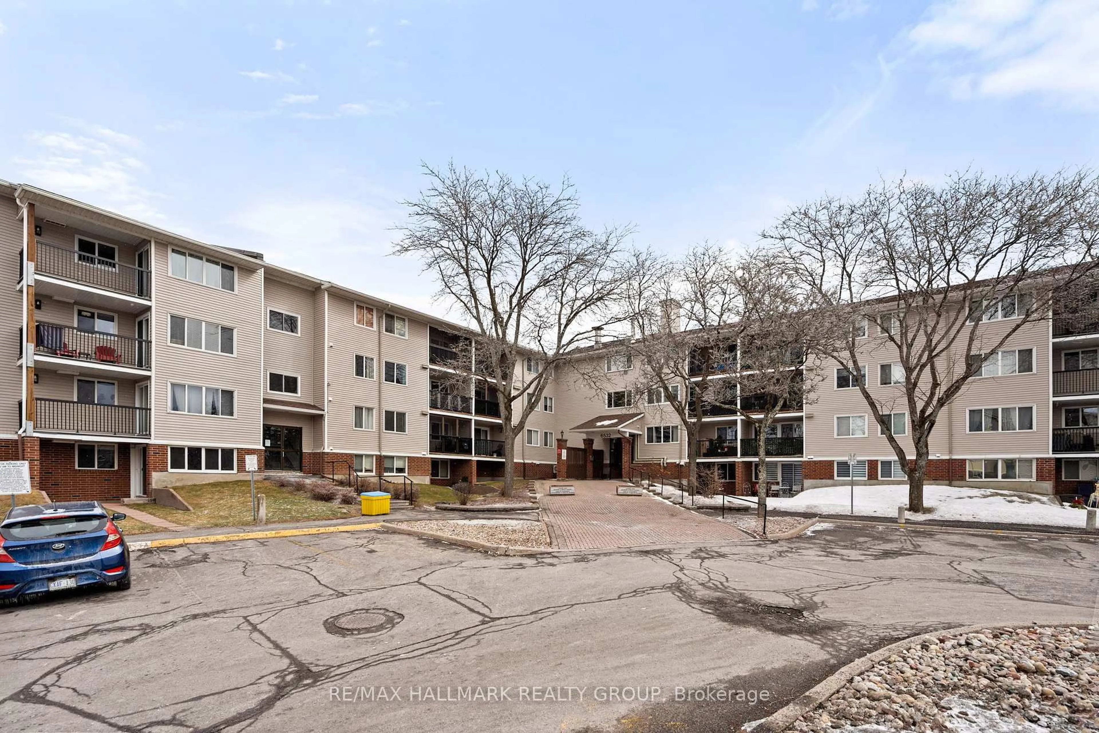 Unknown for 6532 Bilberry Dr #315, Ottawa Ontario K1C 4N9