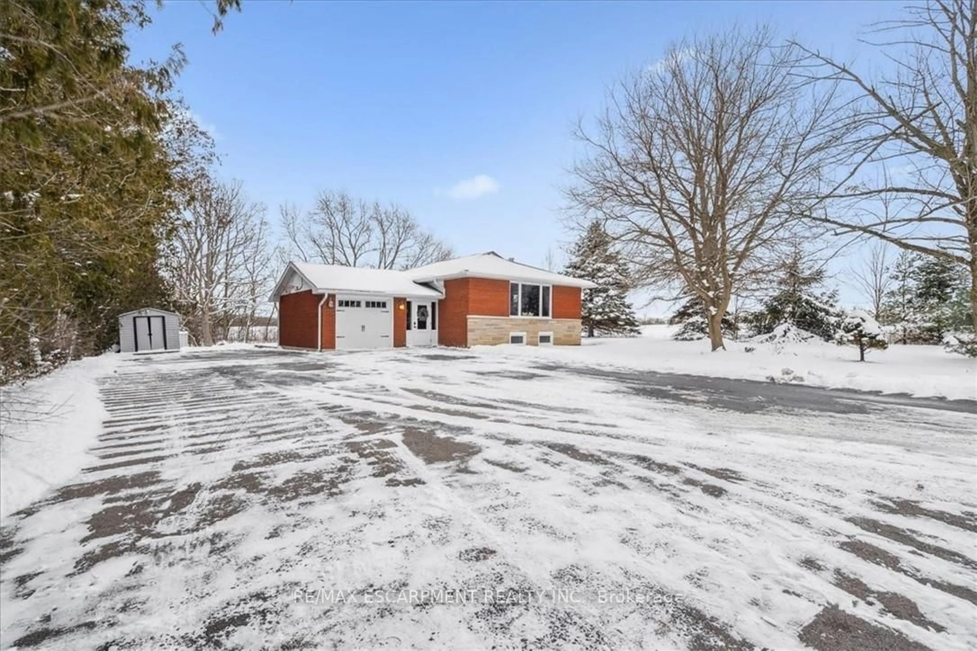 A pic from outside/outdoor area/front of a property/back of a property/a pic from drone, street for 5295 Trinity Church Rd, Hamilton Ontario L0R 1C0