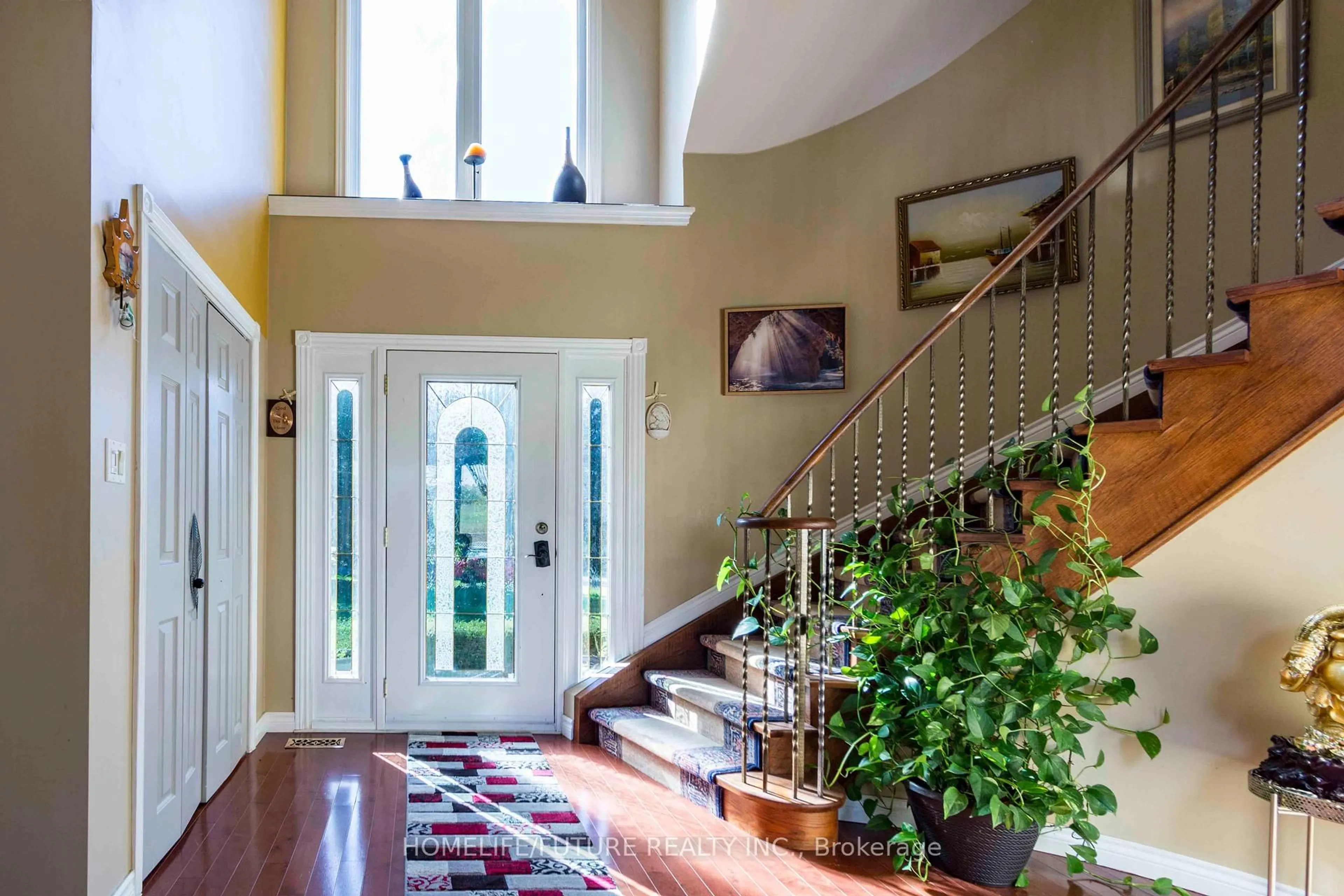 Indoor foyer for 120 North Shore Rd, Alnwick/Haldimand Ontario K0K 2G0