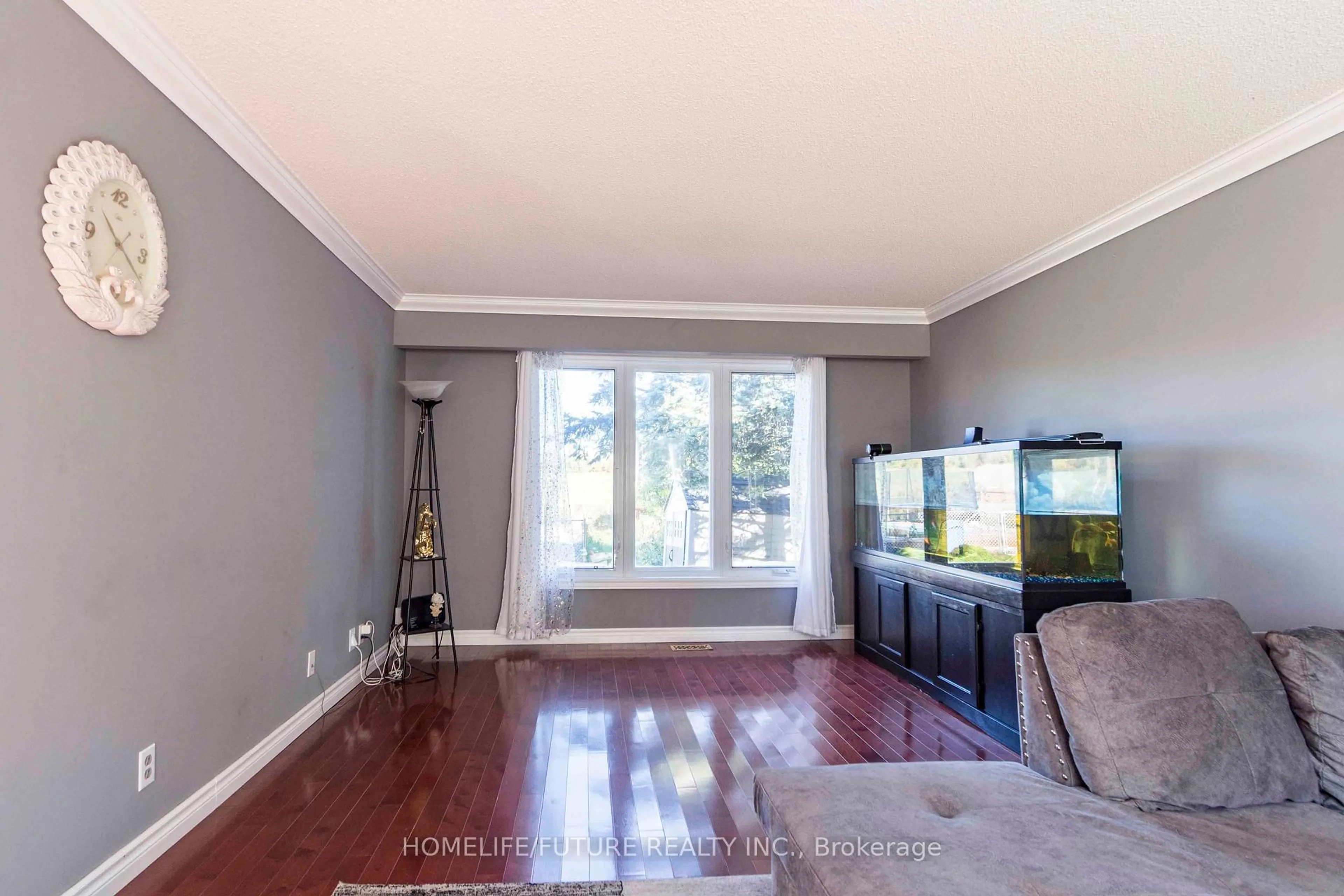 Living room with furniture, wood/laminate floor for 120 North Shore Rd, Alnwick/Haldimand Ontario K0K 2G0