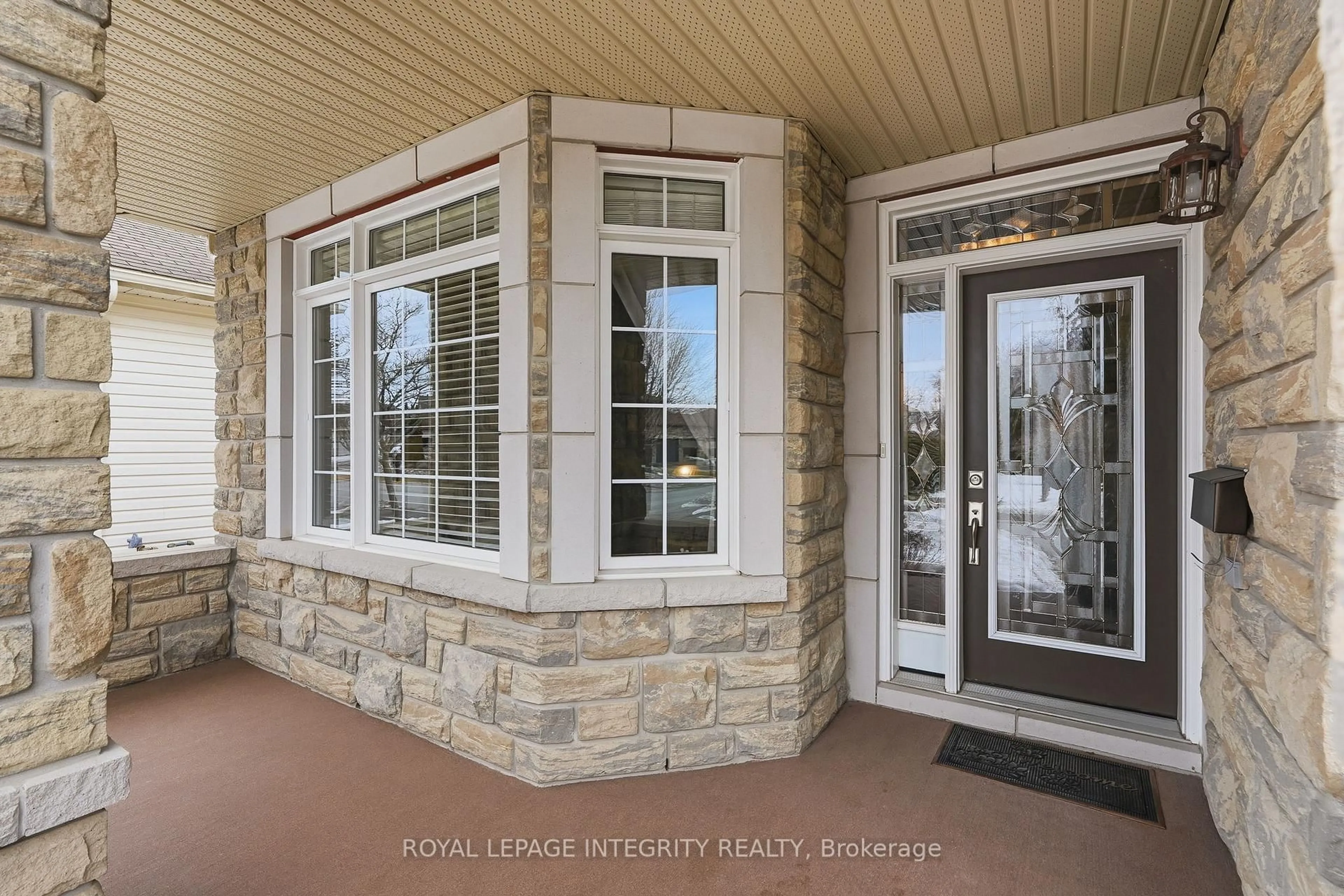 Indoor entryway for 460 Jasper Cres, Clarence-Rockland Ontario K4K 0C7