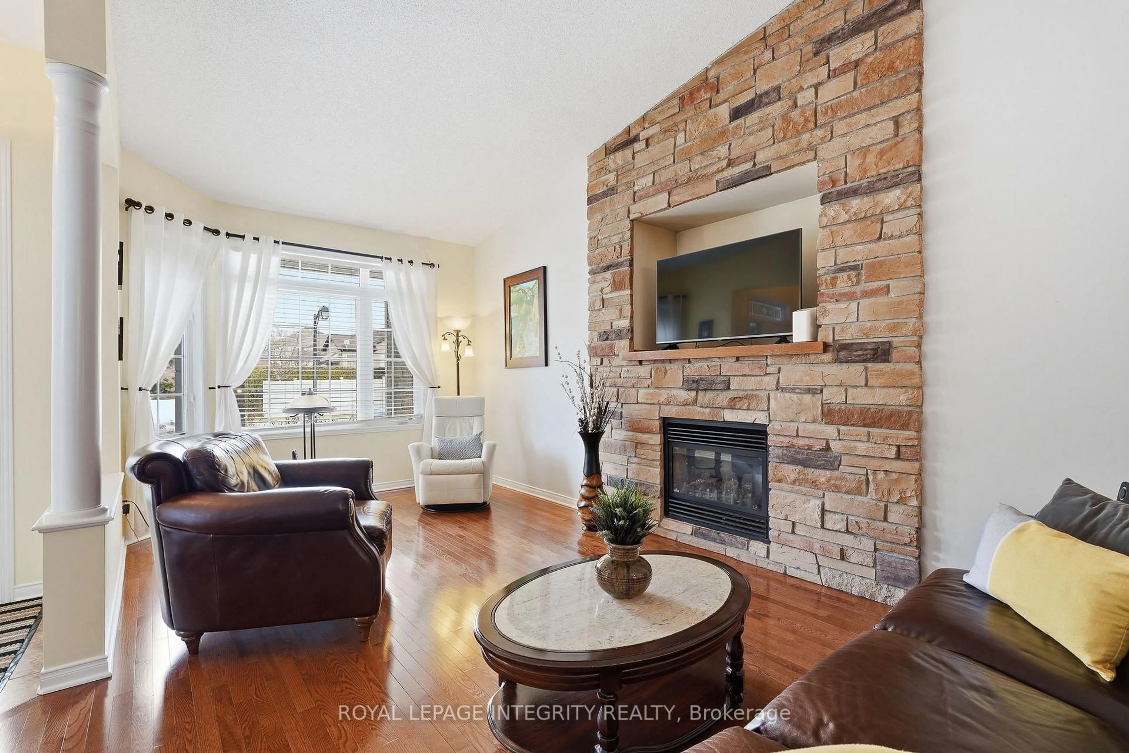 Living room with furniture, unknown for 460 Jasper Cres, Clarence-Rockland Ontario K4K 0C7