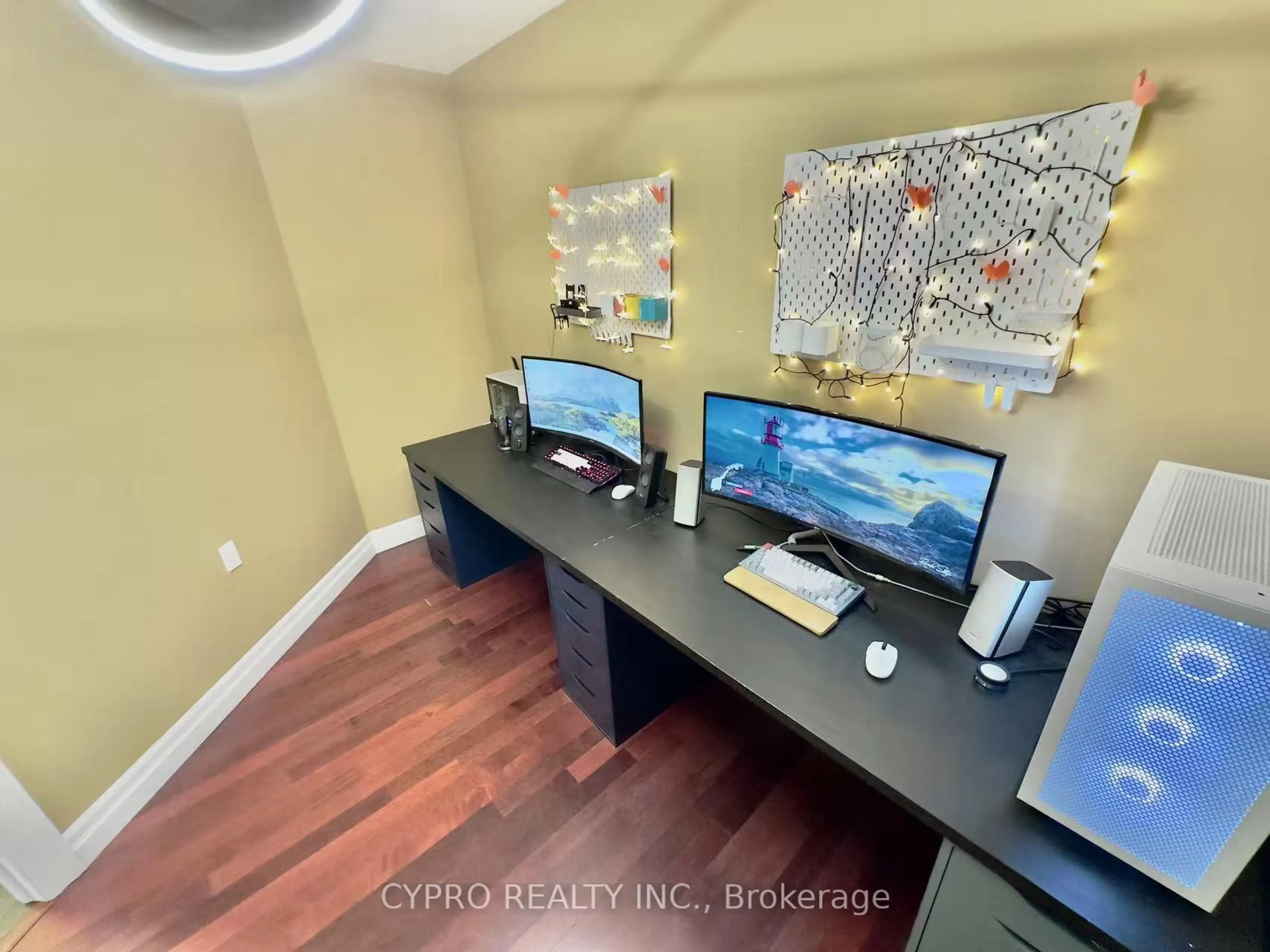 A pic of a room for 250 PALL MALL St #1305, London East Ontario N6A 6K3