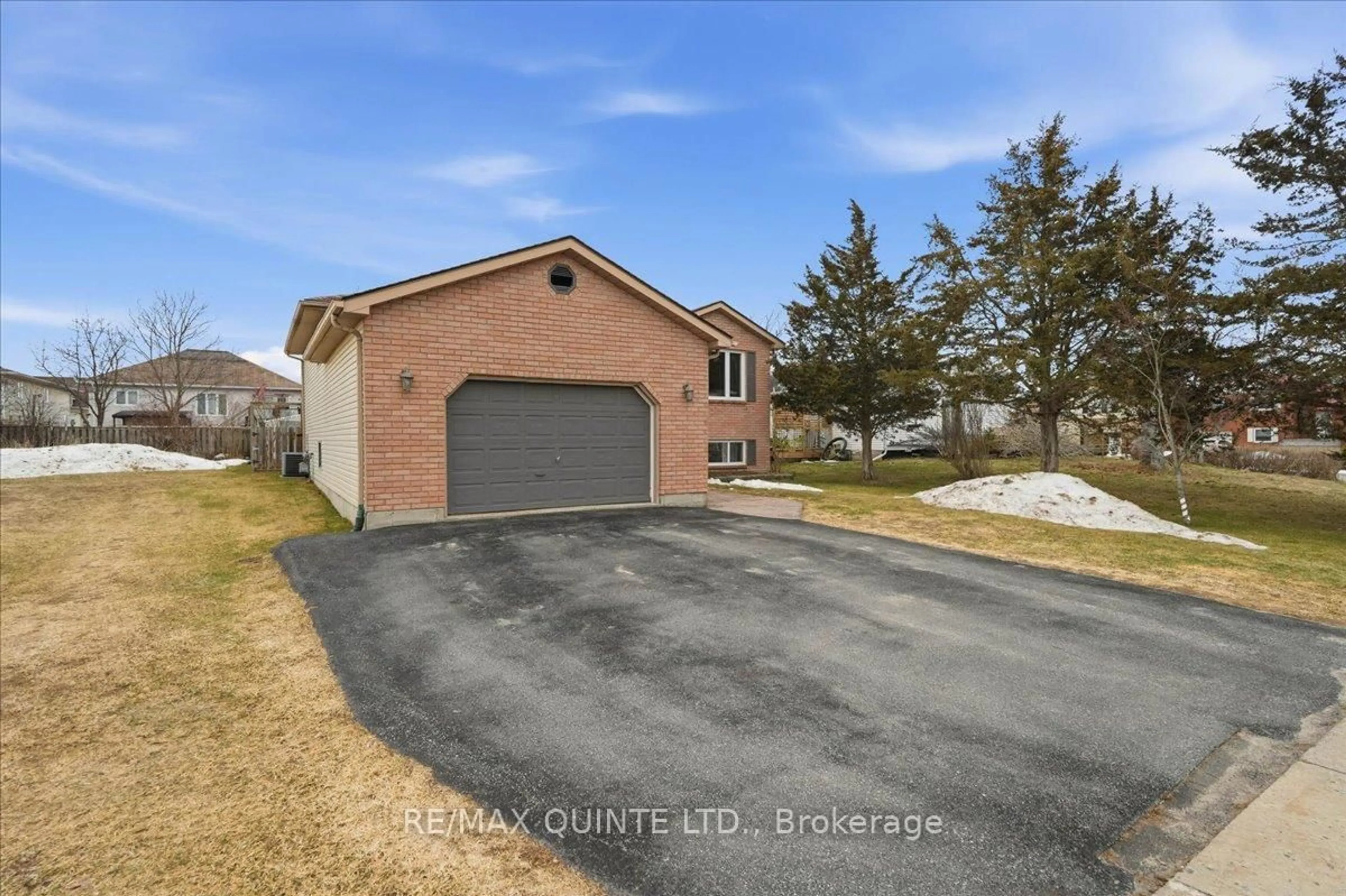 A pic from outside/outdoor area/front of a property/back of a property/a pic from drone, street for 4 Harbourview Cres, Prince Edward County Ontario K0K 3L0