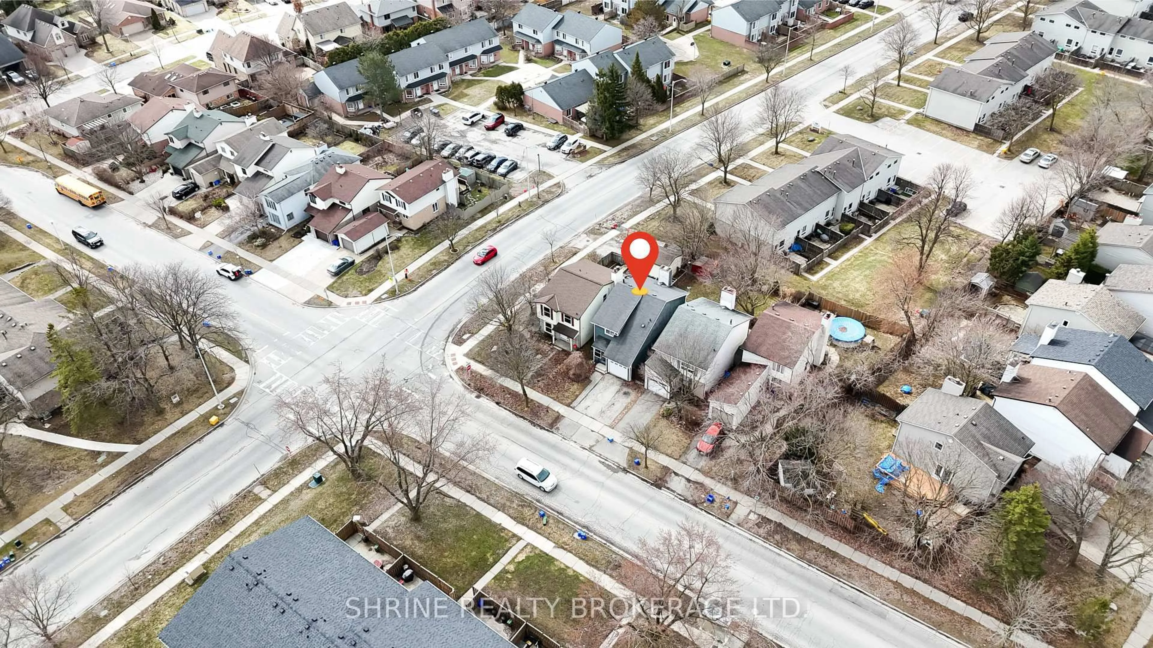 A pic from outside/outdoor area/front of a property/back of a property/a pic from drone, street for 122 Andover Dr, London South Ontario N6J 4C3
