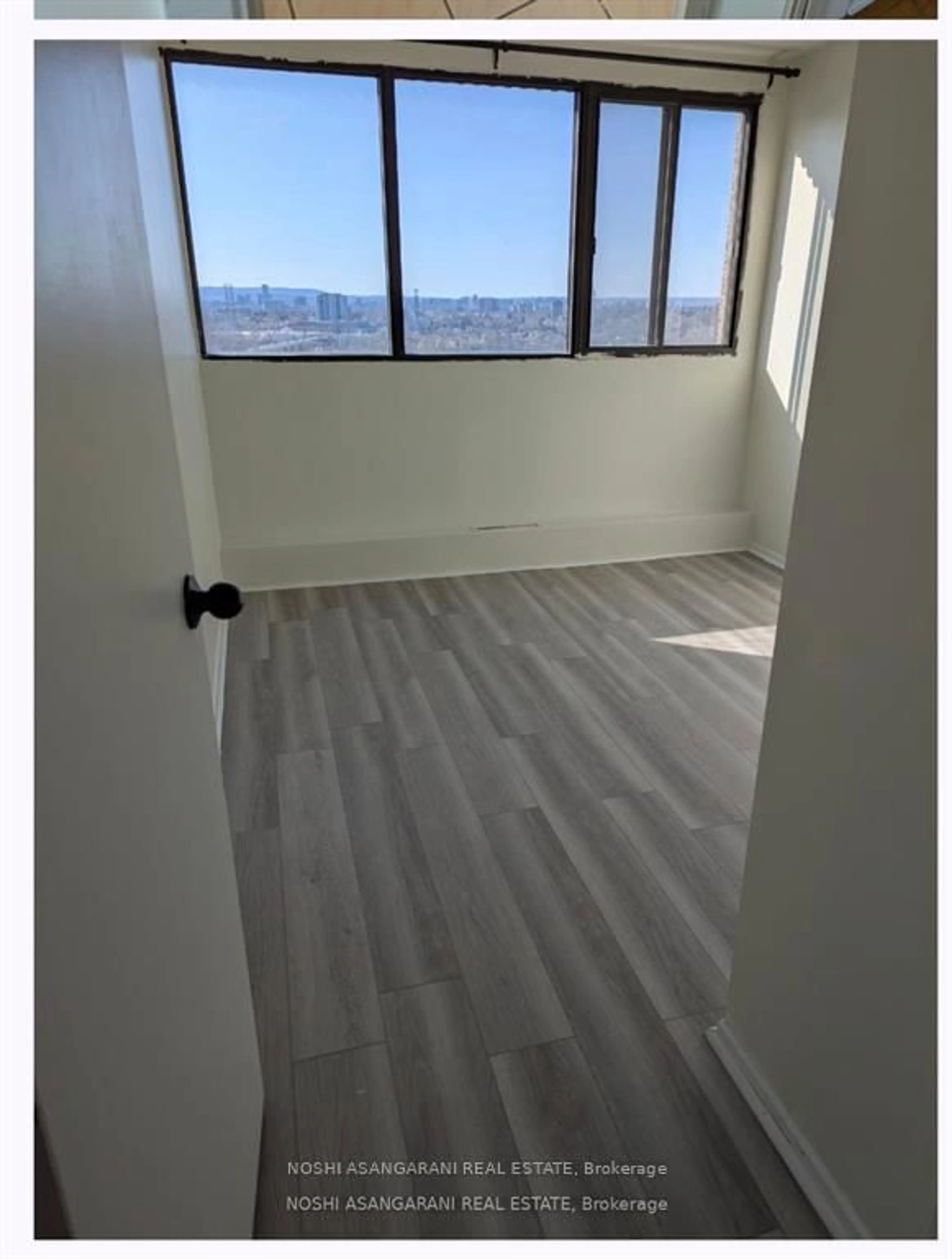 A pic of a room for 1285 Cahill Dr #1806, Ottawa Ontario K1V 9A7