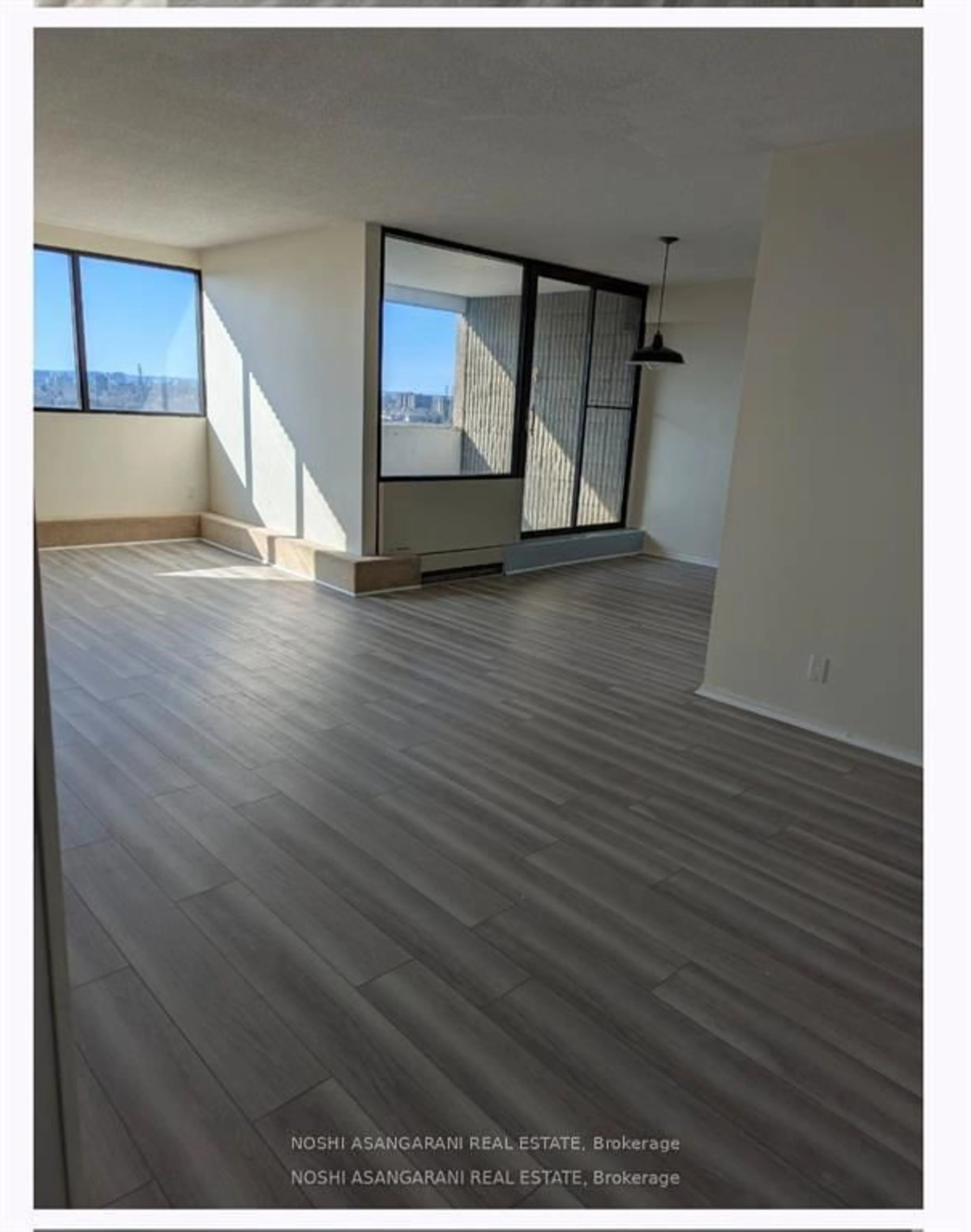 A pic of a room for 1285 Cahill Dr #1806, Ottawa Ontario K1V 9A7