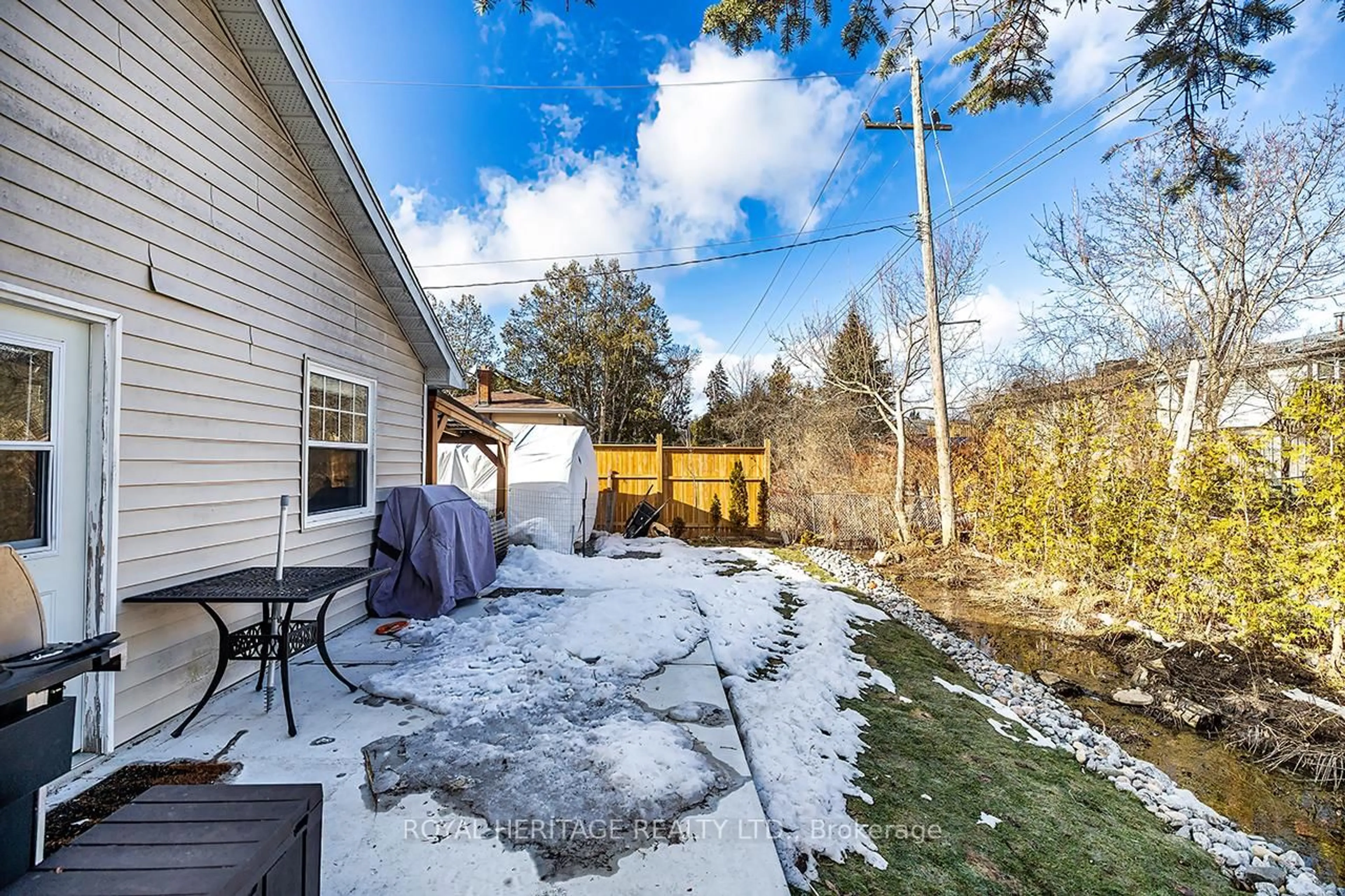 Patio, unknown for 84 Nevin Ave, Peterborough Ontario K9J 6E8