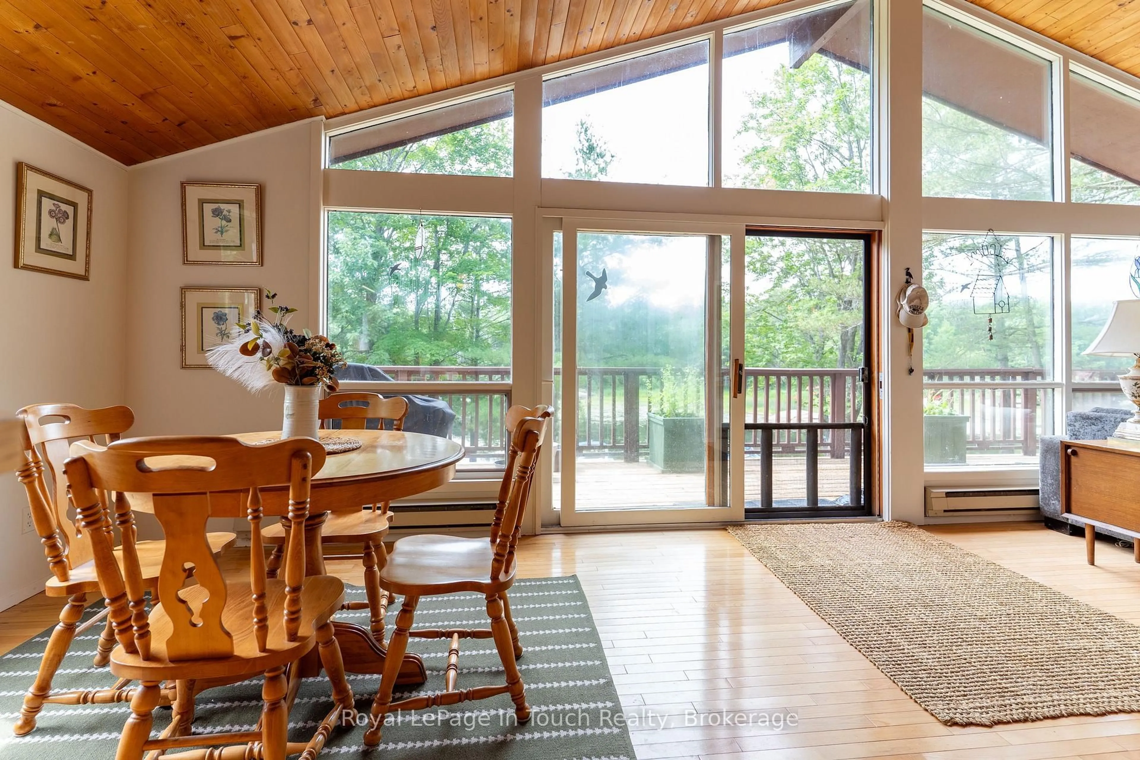 Dining room, wood/laminate floor for 3098 Island 1040, Georgian Bay Ontario P0E 1E0