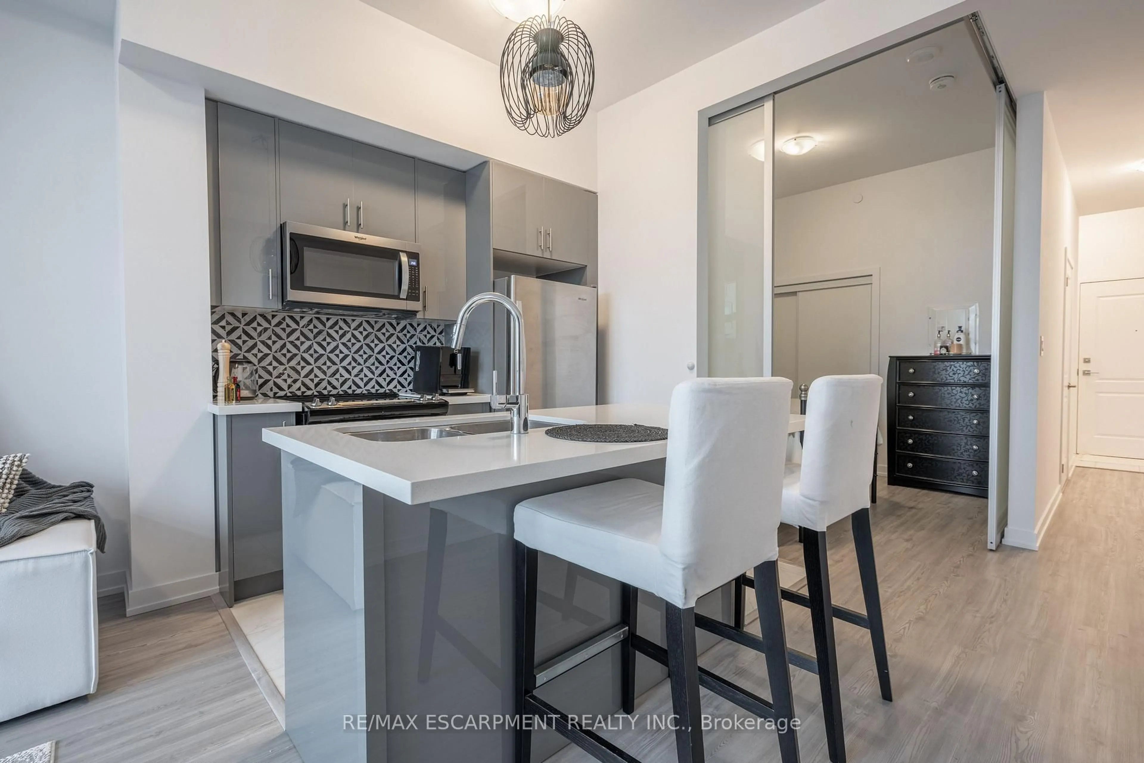 Open concept kitchen, ceramic/tile floor for 450 Dundas St #419, Hamilton Ontario L8B 1Z2