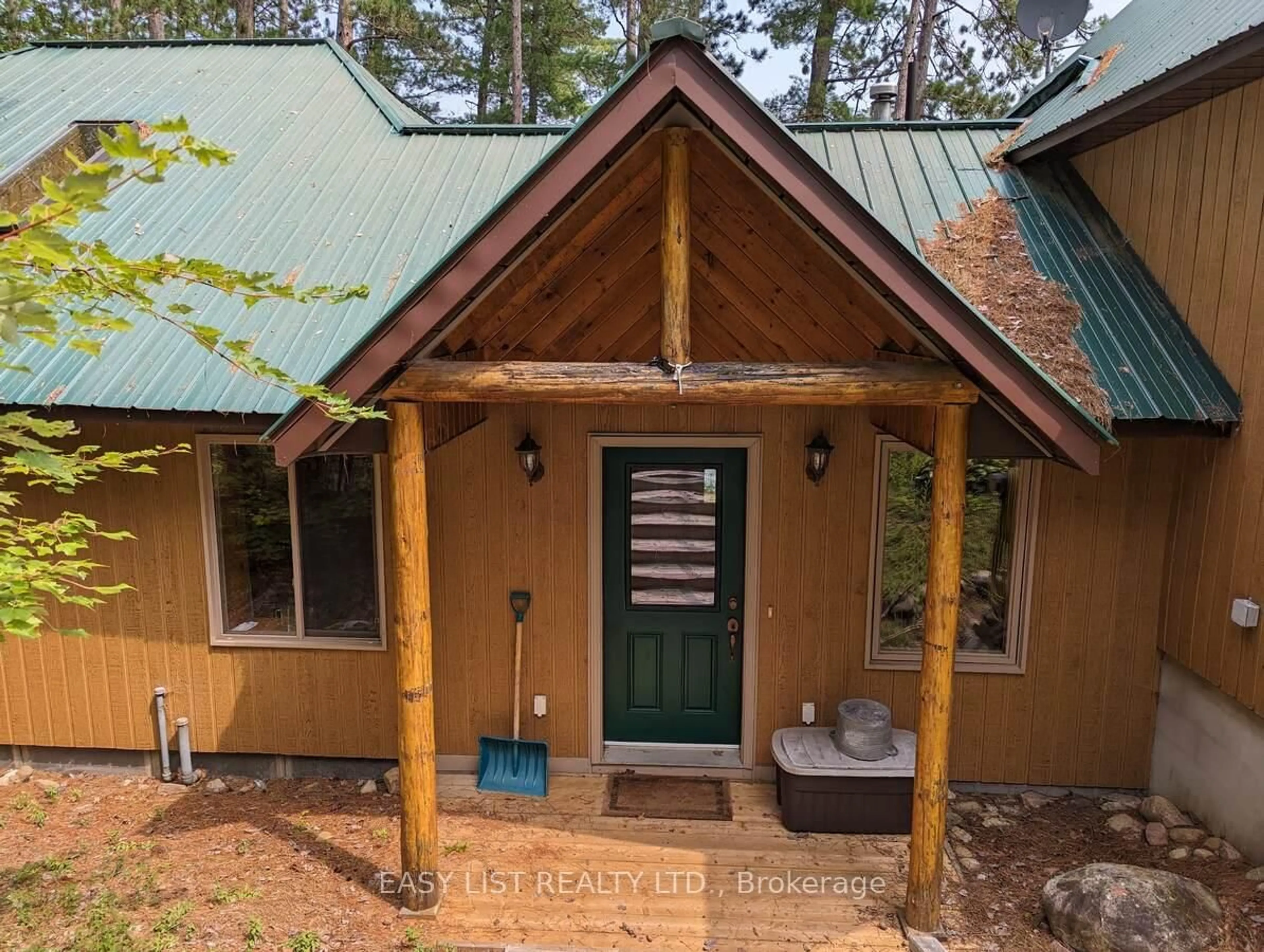 Home with vinyl exterior material, unknown for 35692 Hwy 17, Deep River Ontario K0J 1P0