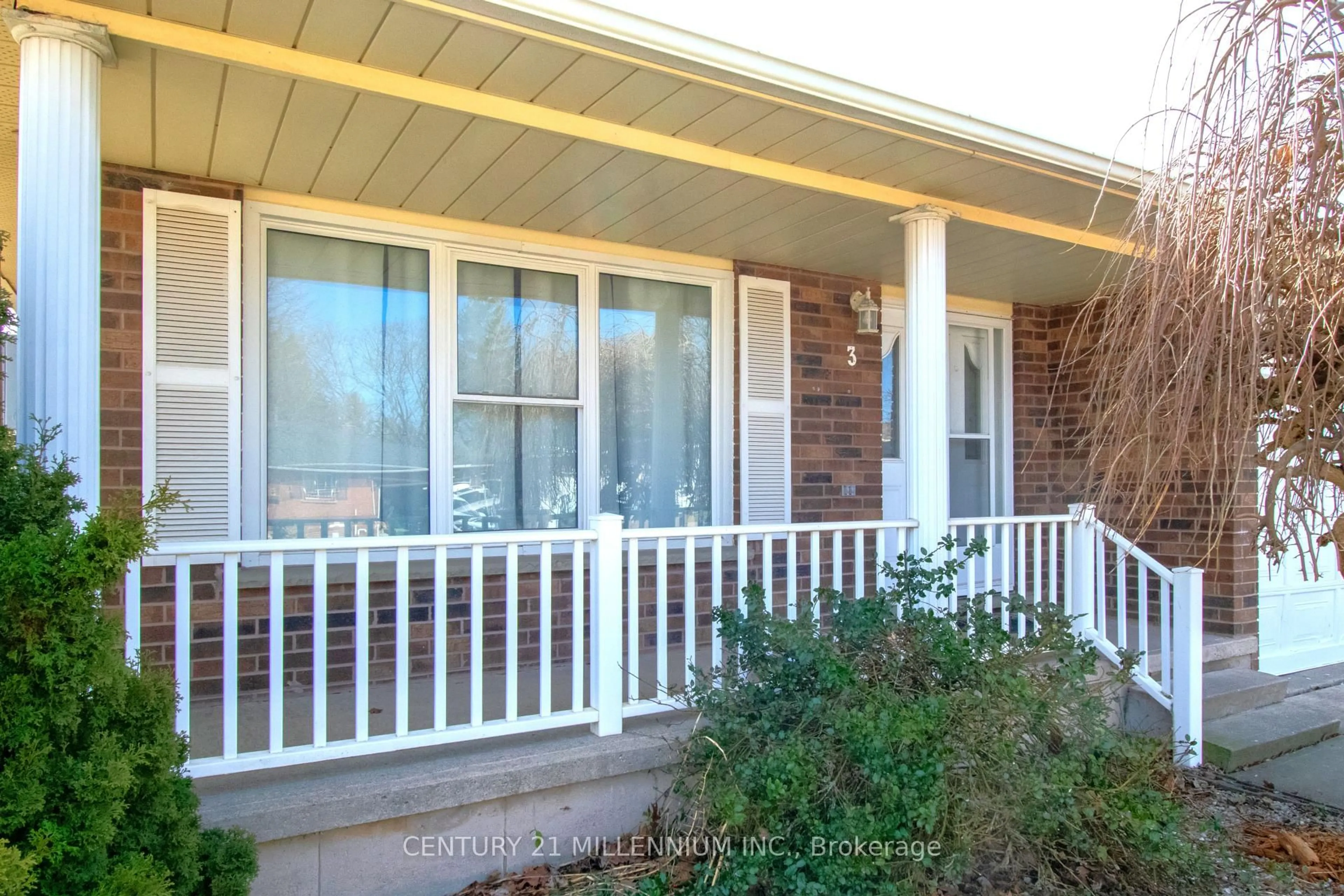 Unknown for 3 College Park Dr, Welland Ontario L3C 6Z6