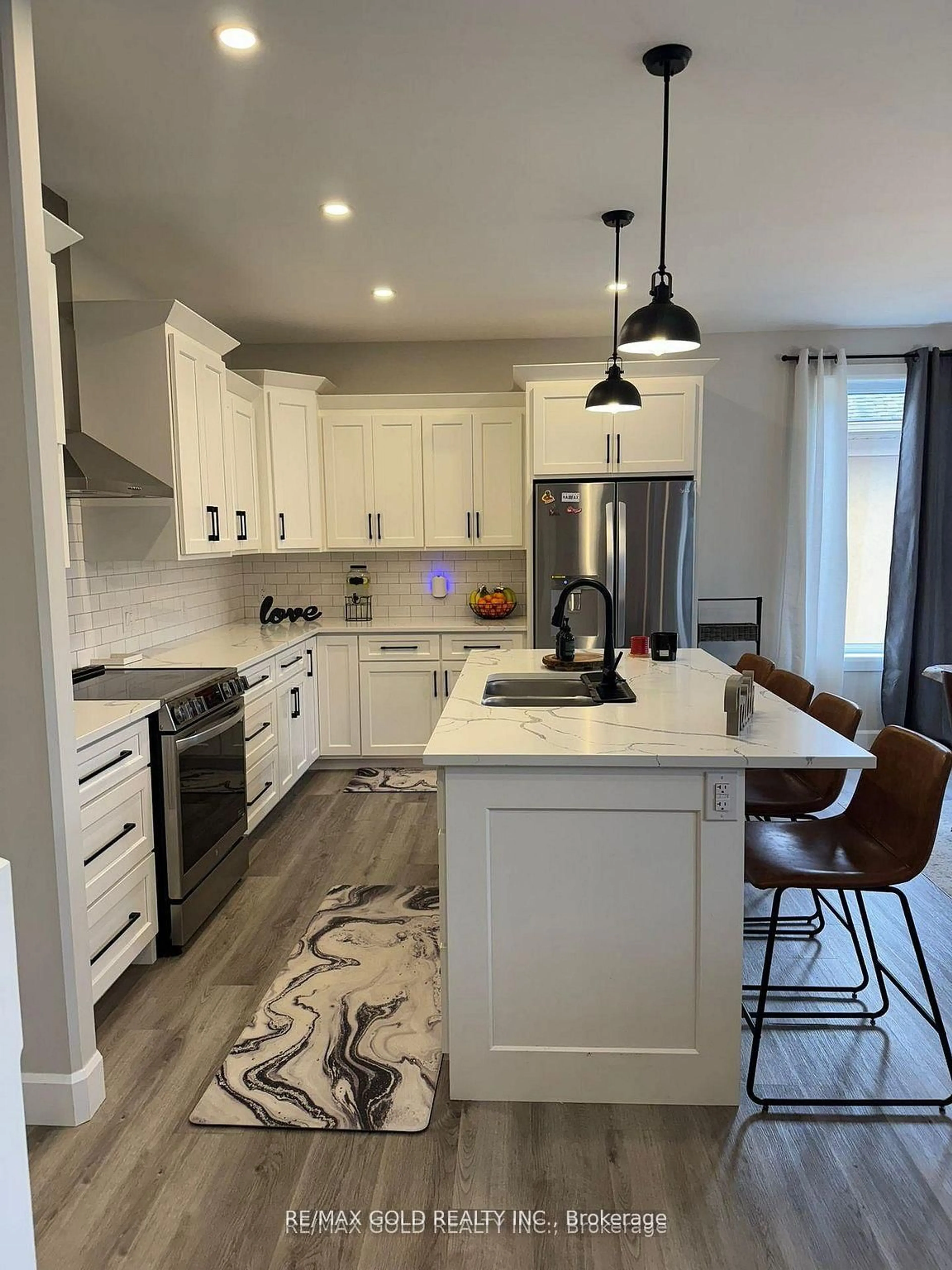 Open concept kitchen, ceramic/tile floor for 5 John Pound Rd #11, Tillsonburg Ontario N4G 5X3