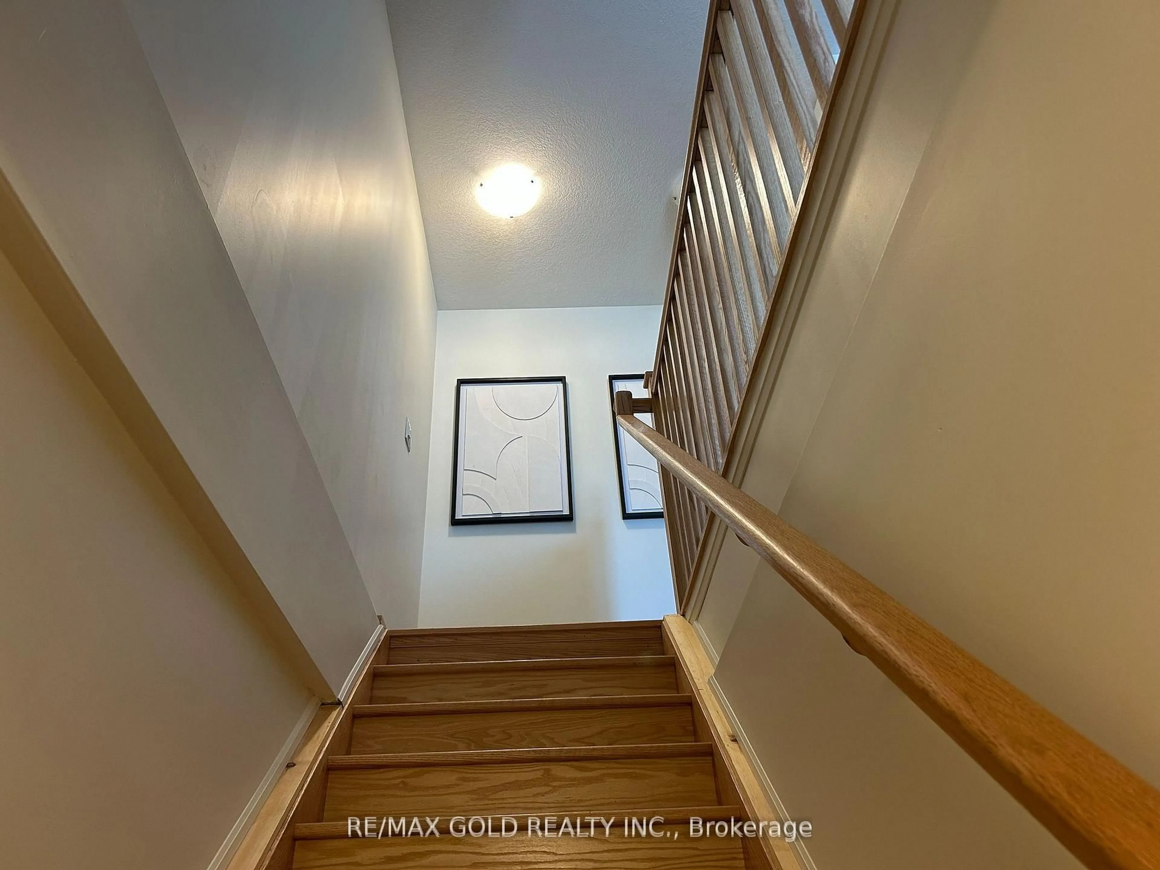 Stairs for 370 Fisher Mills Rd #C57, Cambridge Ontario N3C 0G8