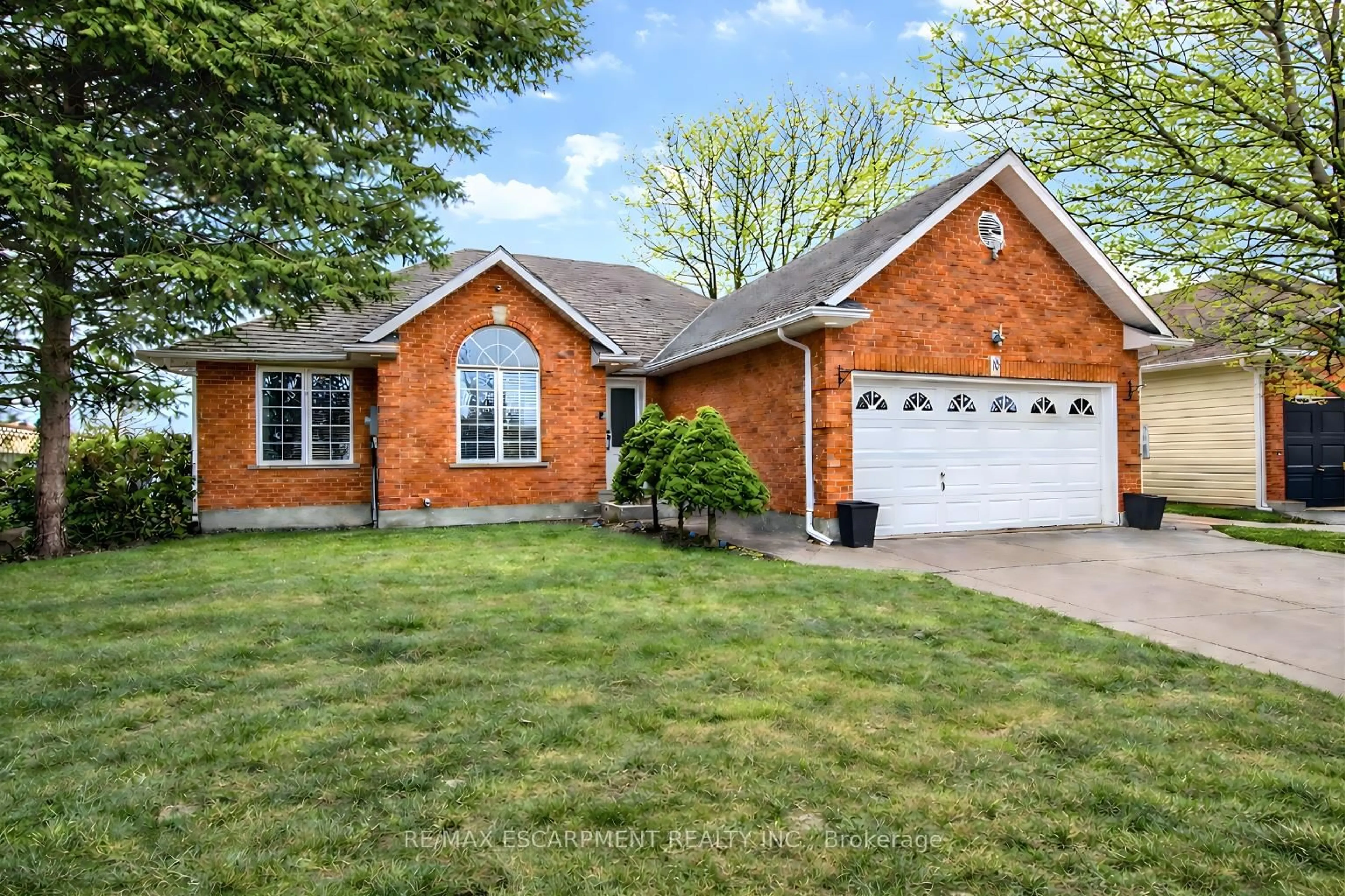 Home with brick exterior material, street for 65 Thistlemoor Dr, Haldimand Ontario N3W 2K5
