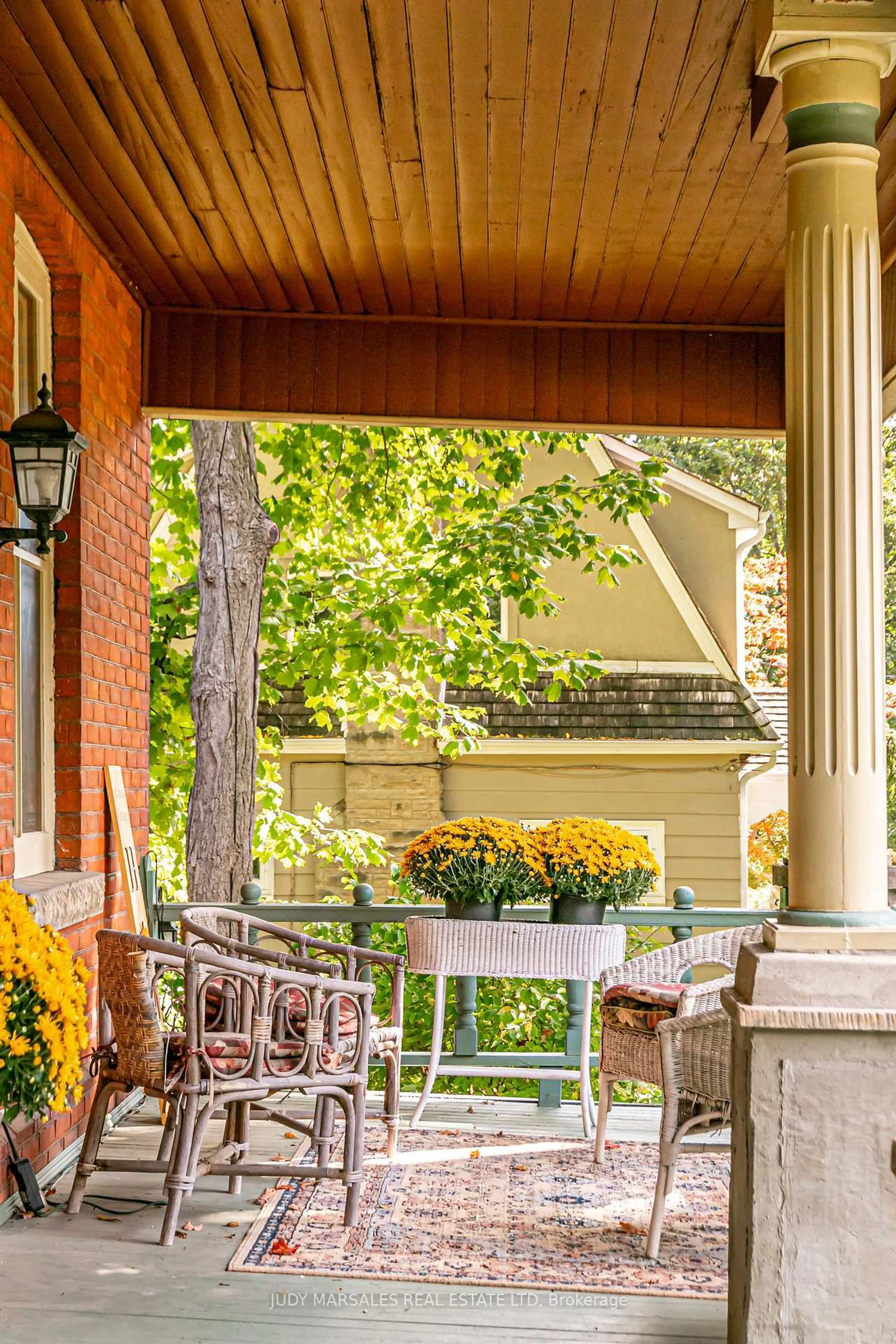 Patio, street for 55 Cayley St, Hamilton Ontario L9H 2E6