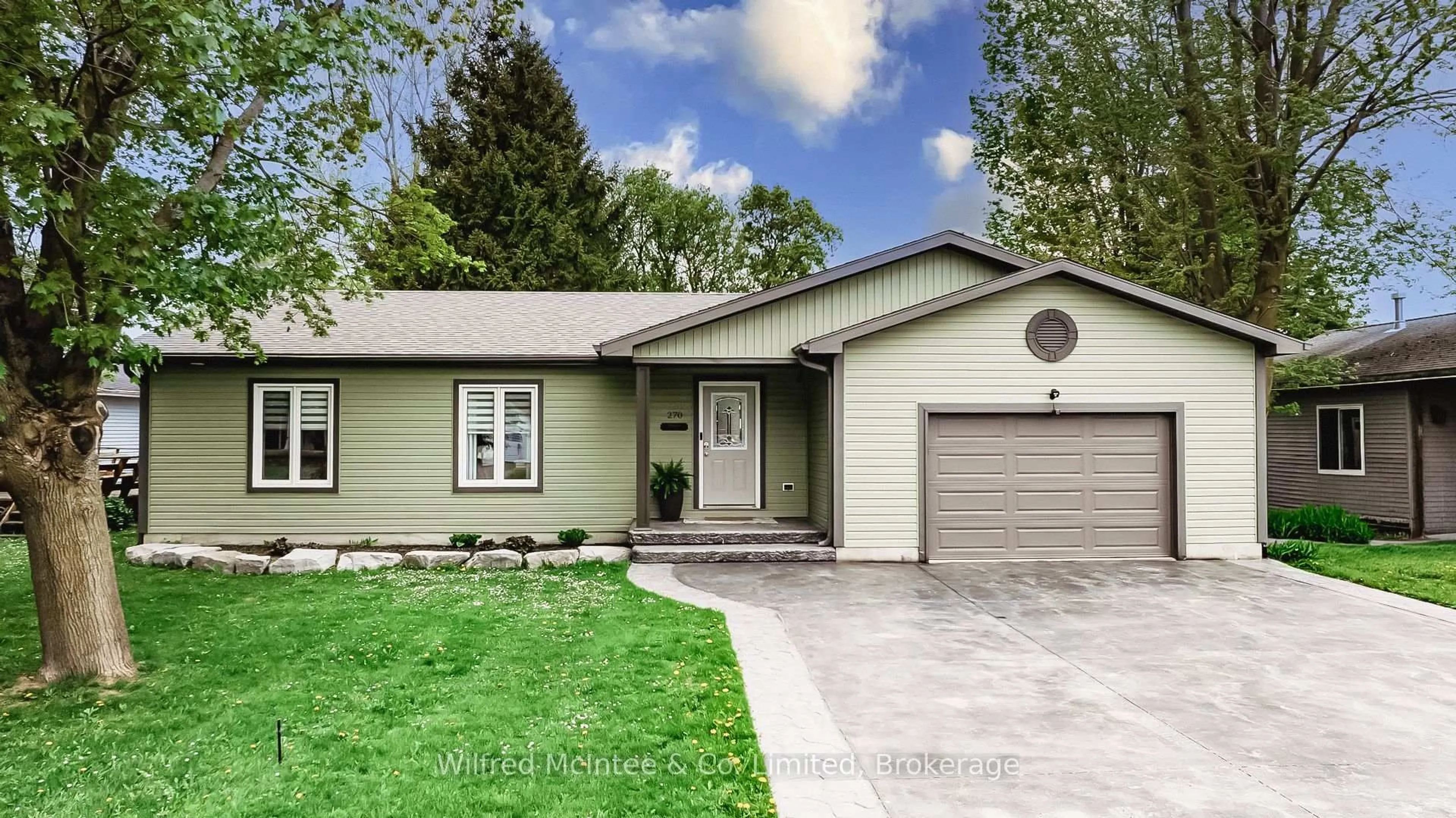 Home with vinyl exterior material, street for 270 Albert St, Huron East Ontario N0G 1H0