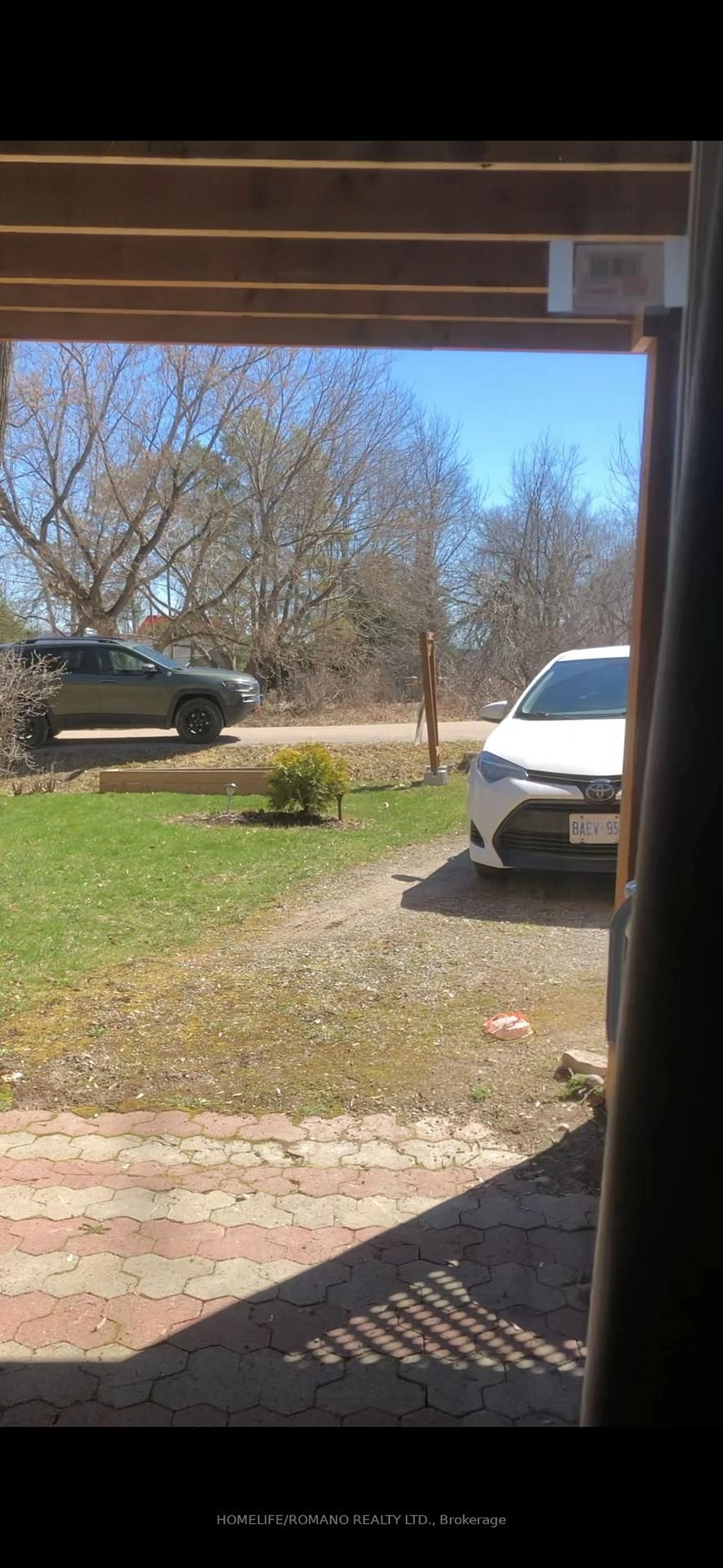 Parking for 15 Pleasure St, Kawartha Lakes Ontario K0M 1G0