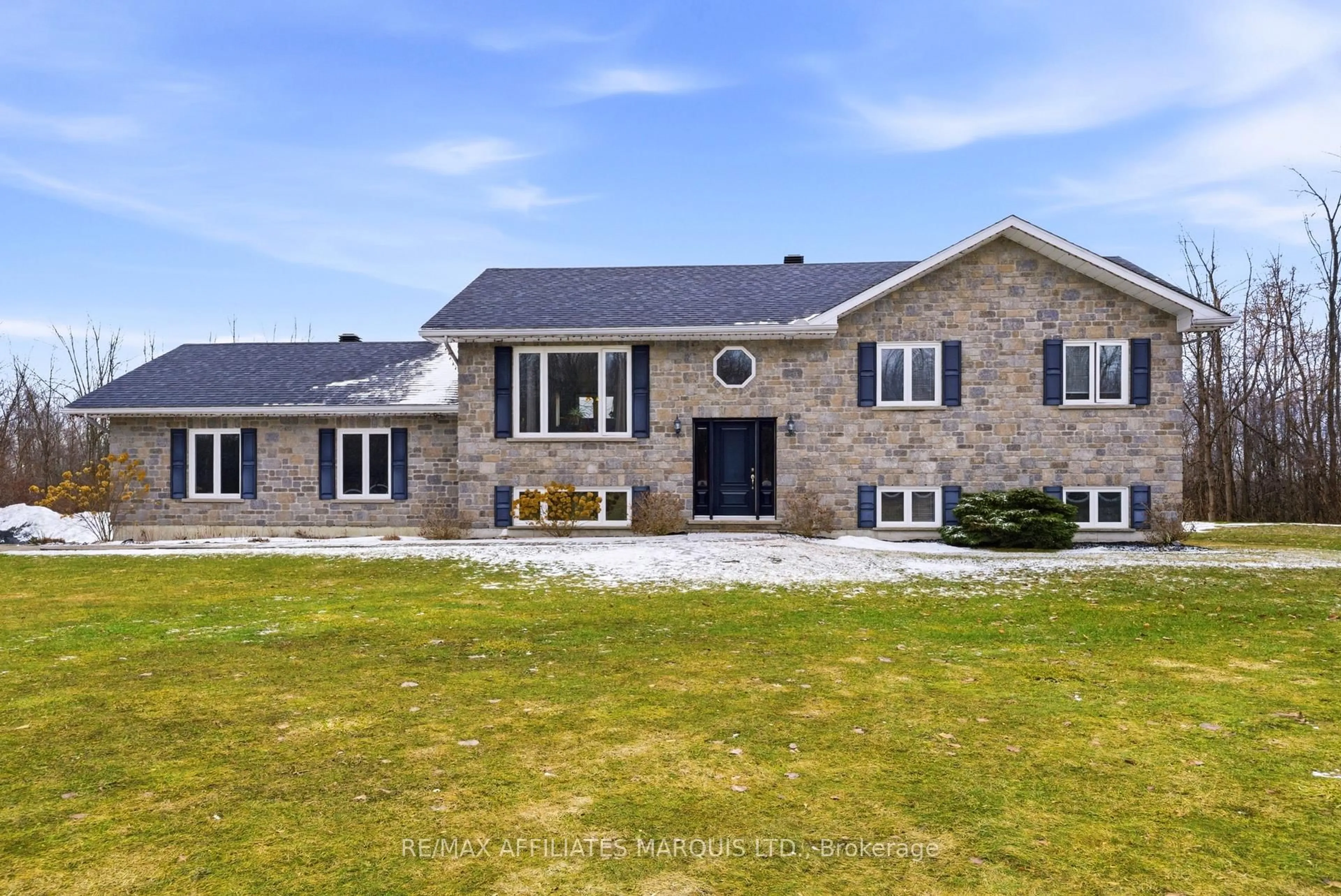 A pic from outside/outdoor area/front of a property/back of a property/a pic from drone, unknown for 16610 County Rd 36 Rd, South Stormont Ontario K0C 1P0