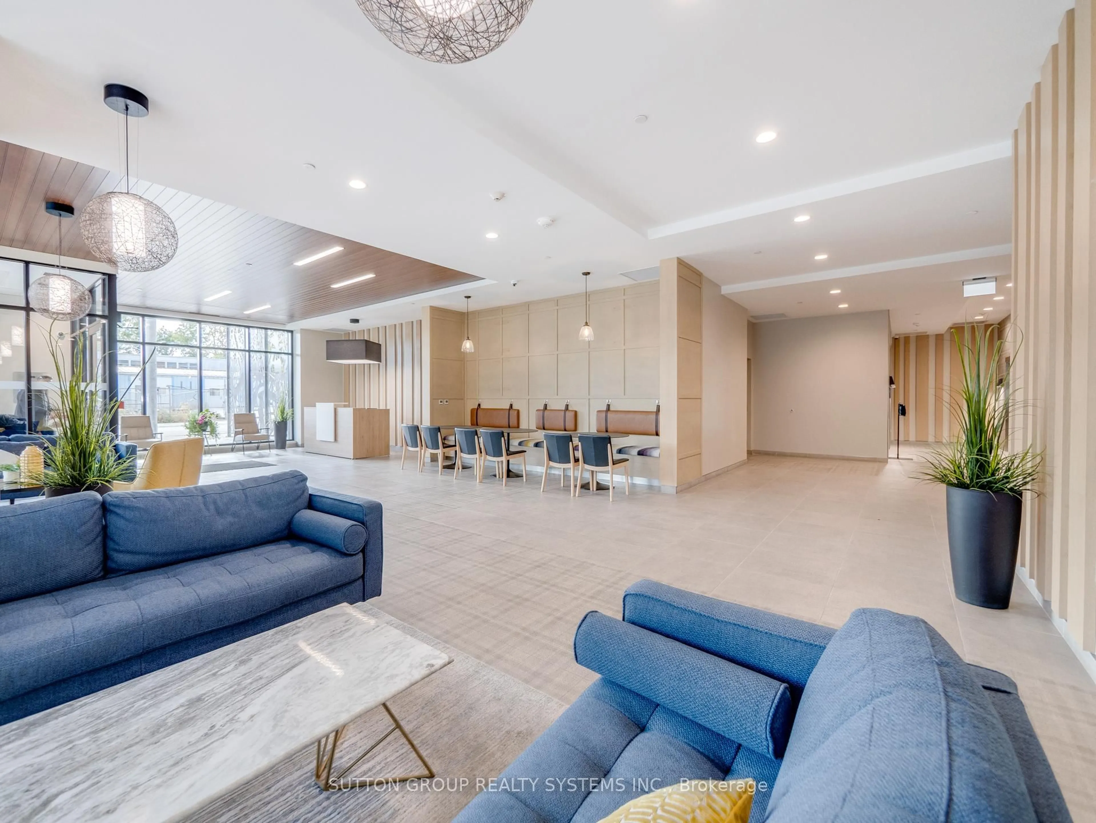 Lobby for 108 Garment St #404, Kitchener Ontario N2G 0E2