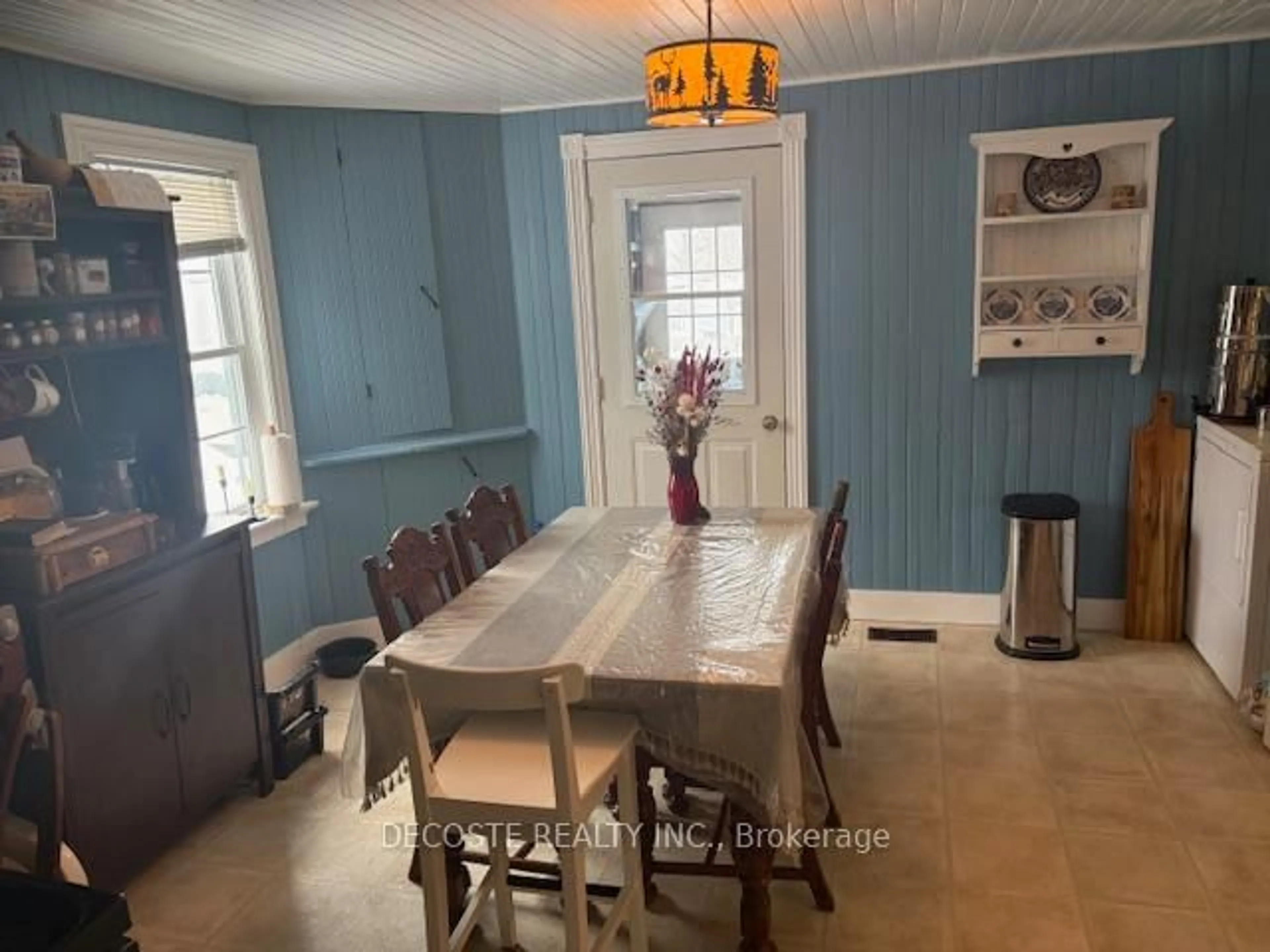 Dining room, unknown for 183-185 Dominion St, North Glengarry Ontario K0C 1A0