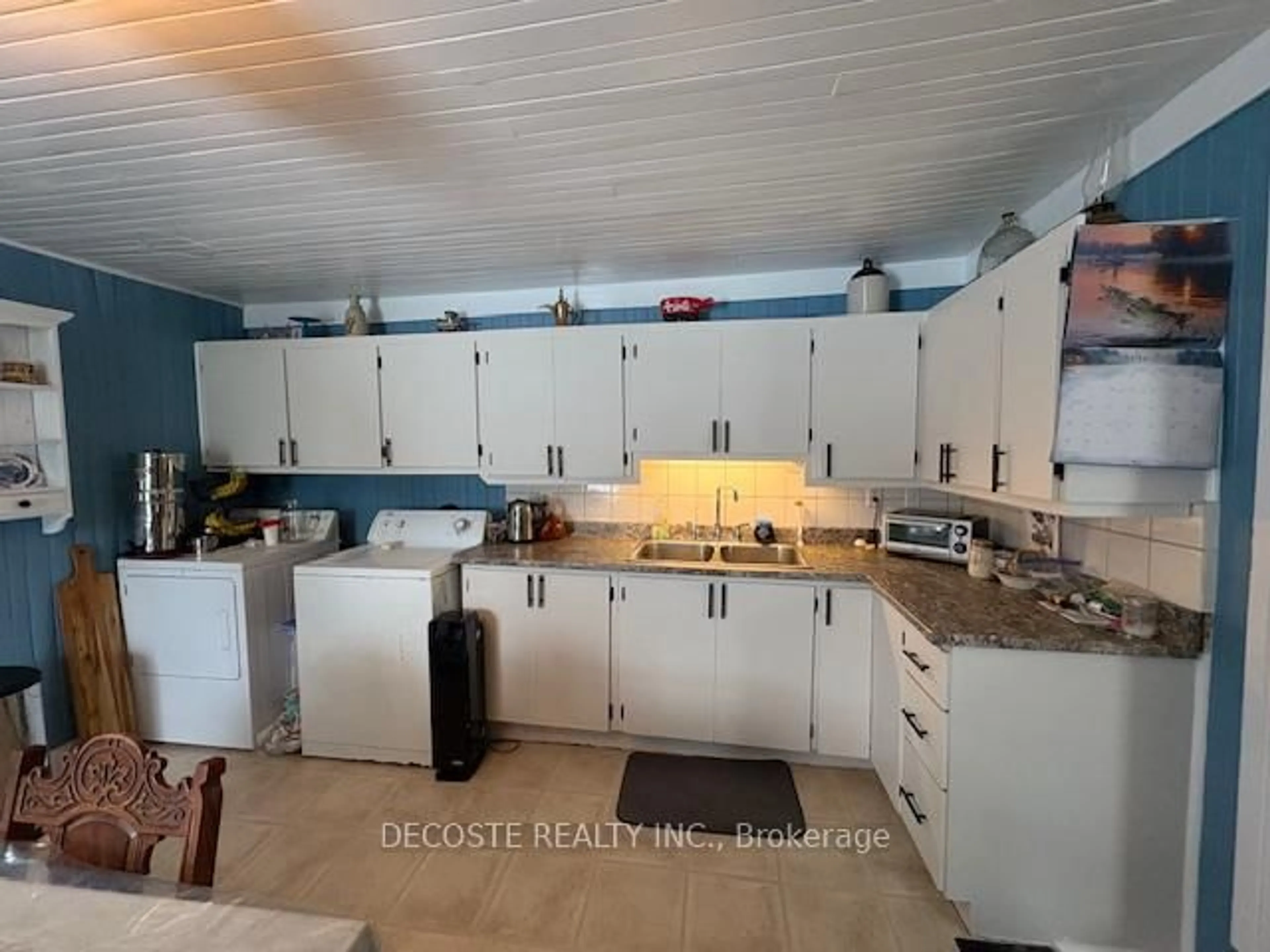 Open concept kitchen, unknown for 183-185 Dominion St, North Glengarry Ontario K0C 1A0