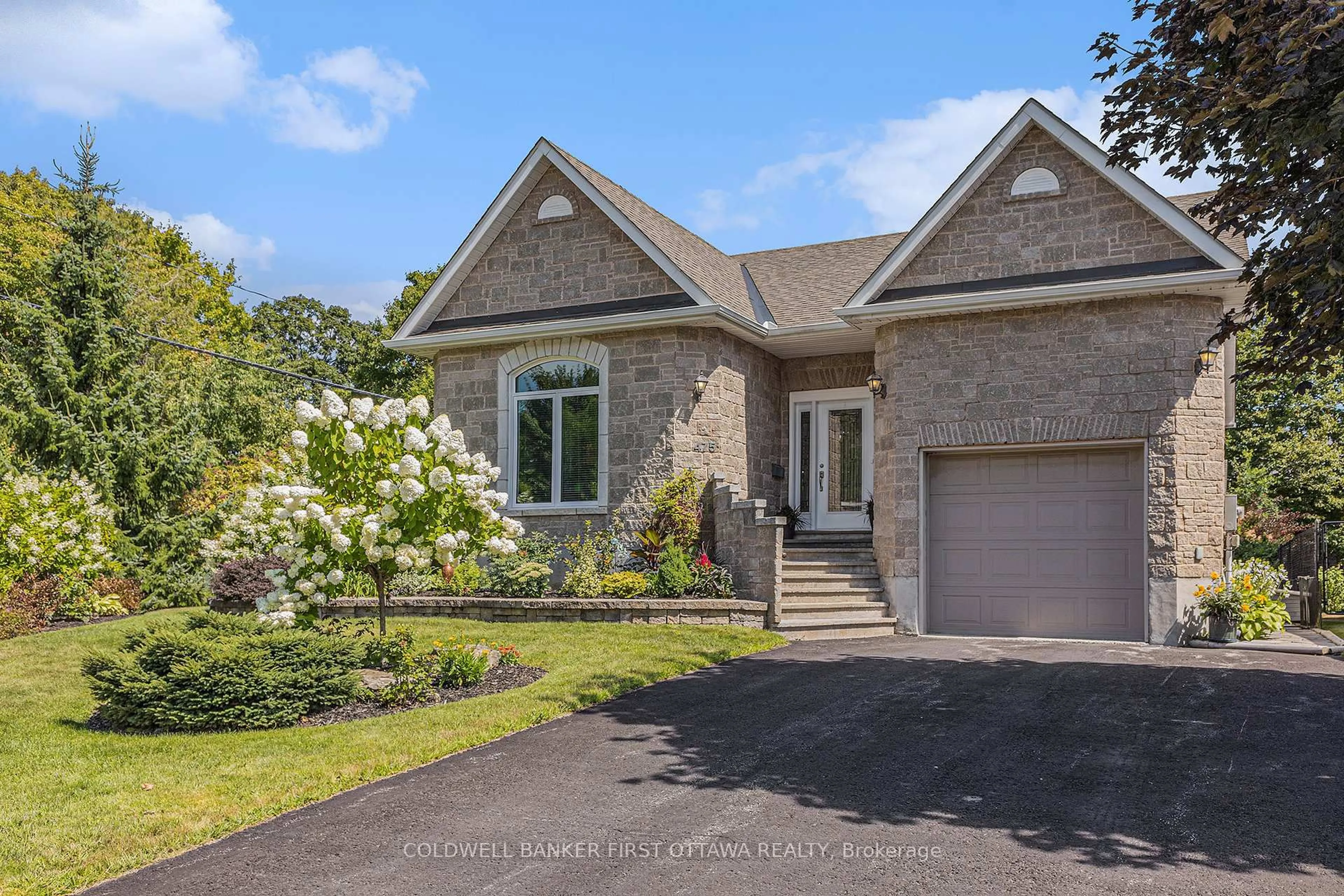 Home with brick exterior material, street for 475 MOFFATT St, Carleton Place Ontario K7C 4V8