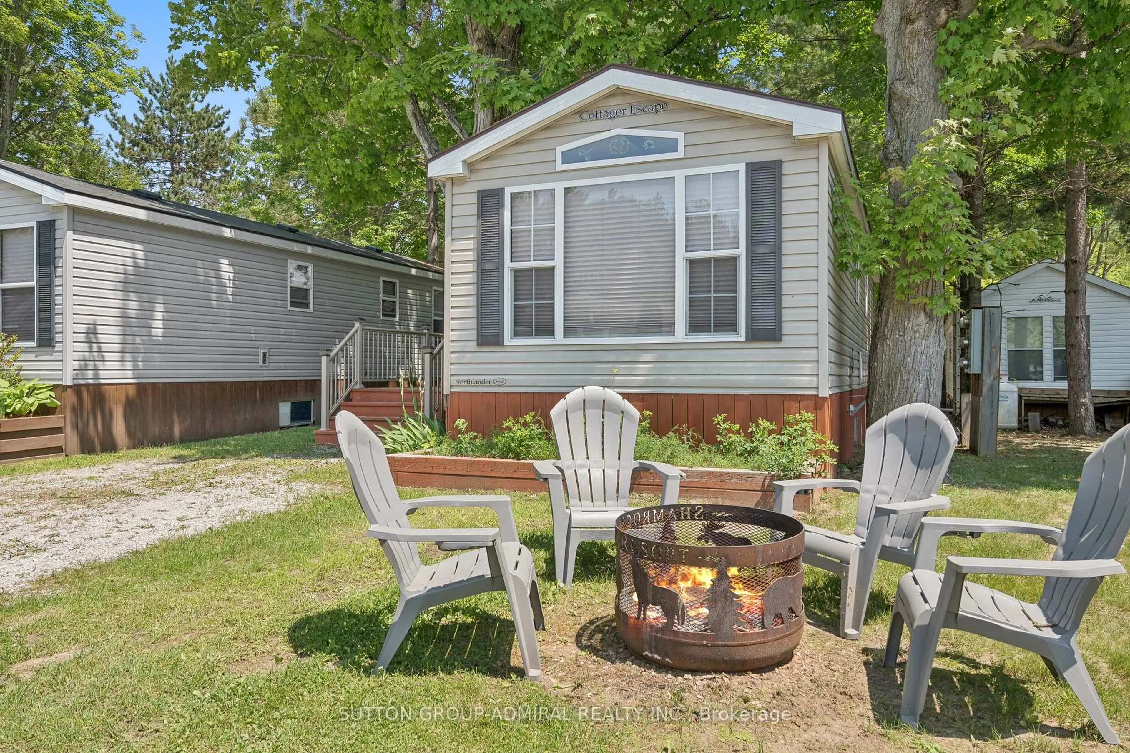 Patio, unknown for 1082 SHAMROCK MARINA Rd #70, Gravenhurst Ontario P0E 1G0