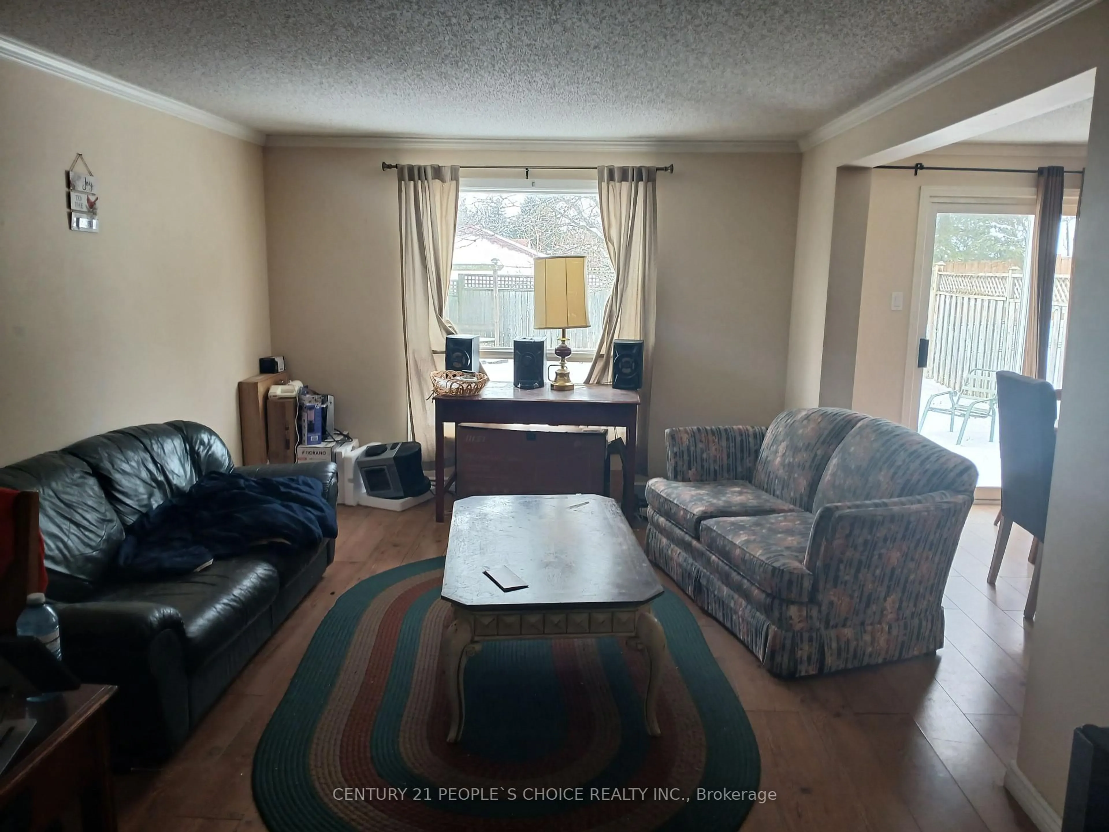 Living room with furniture, unknown for 31 Moss Pl, Guelph Ontario N1G 4V2