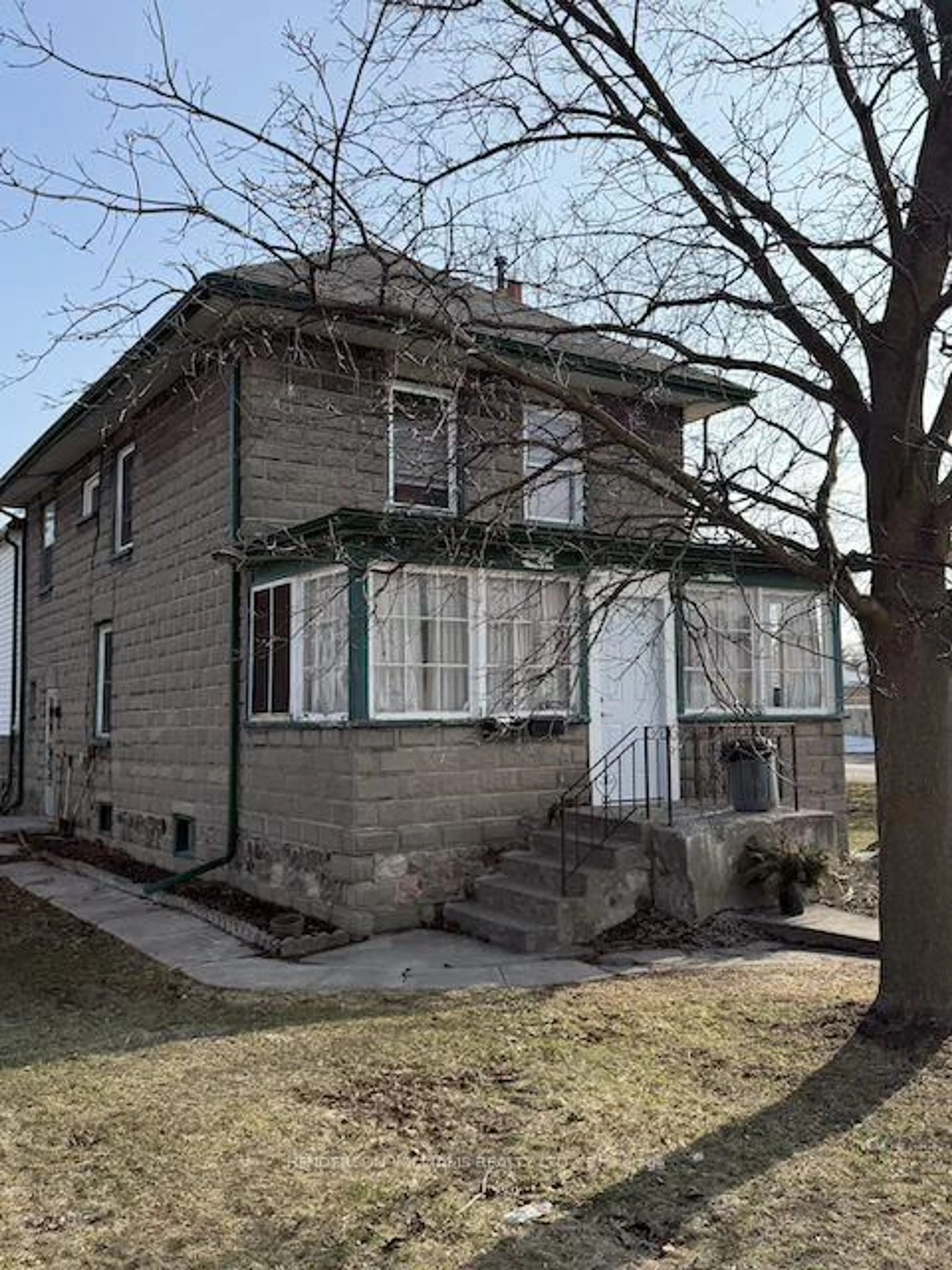 Home with brick exterior material, street for 105 Pine St, Belleville Ontario K8N 2M9