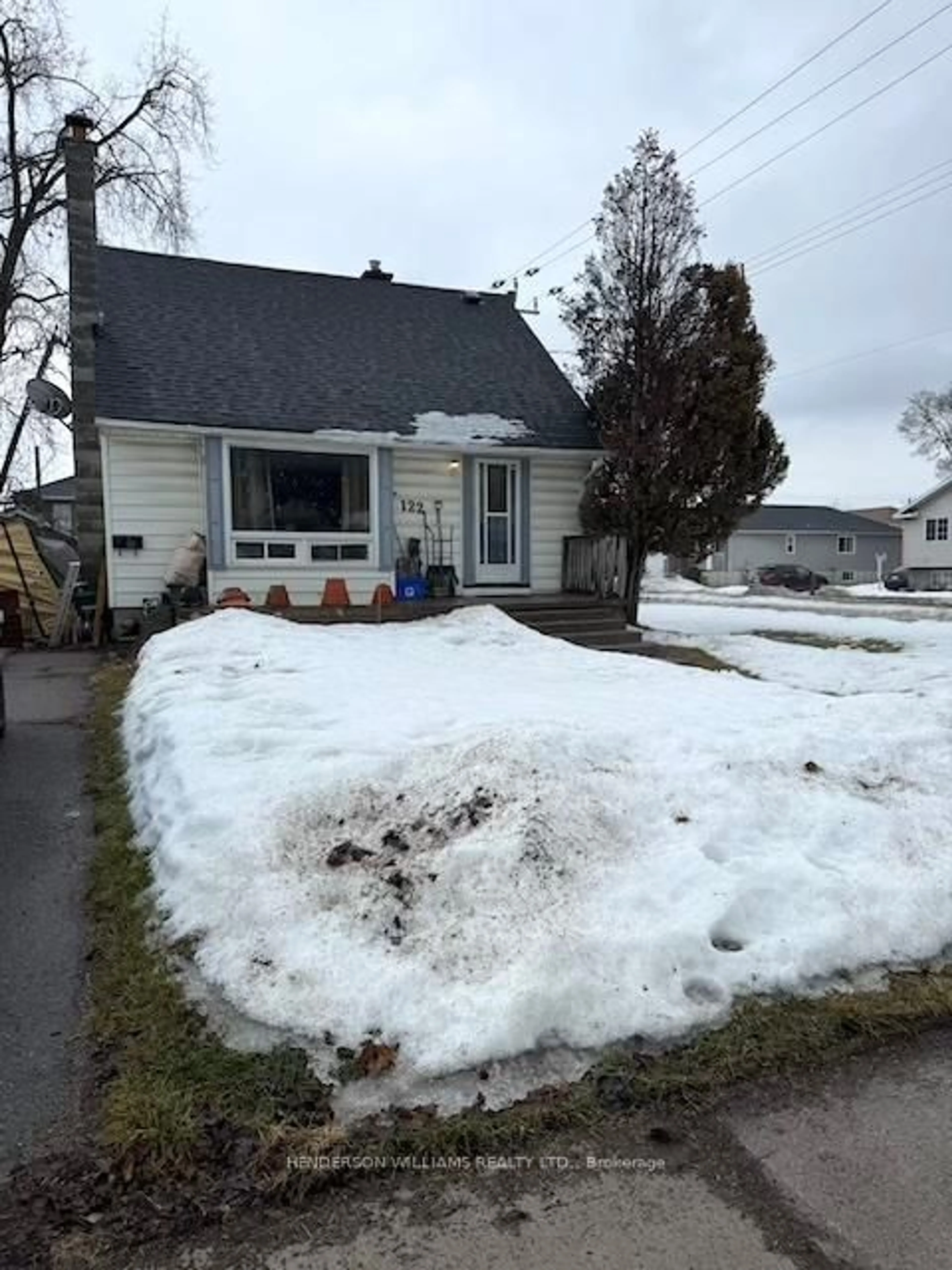 Home with vinyl exterior material, street for 122 Golfdale Rd, Belleville Ontario K8N 4B1