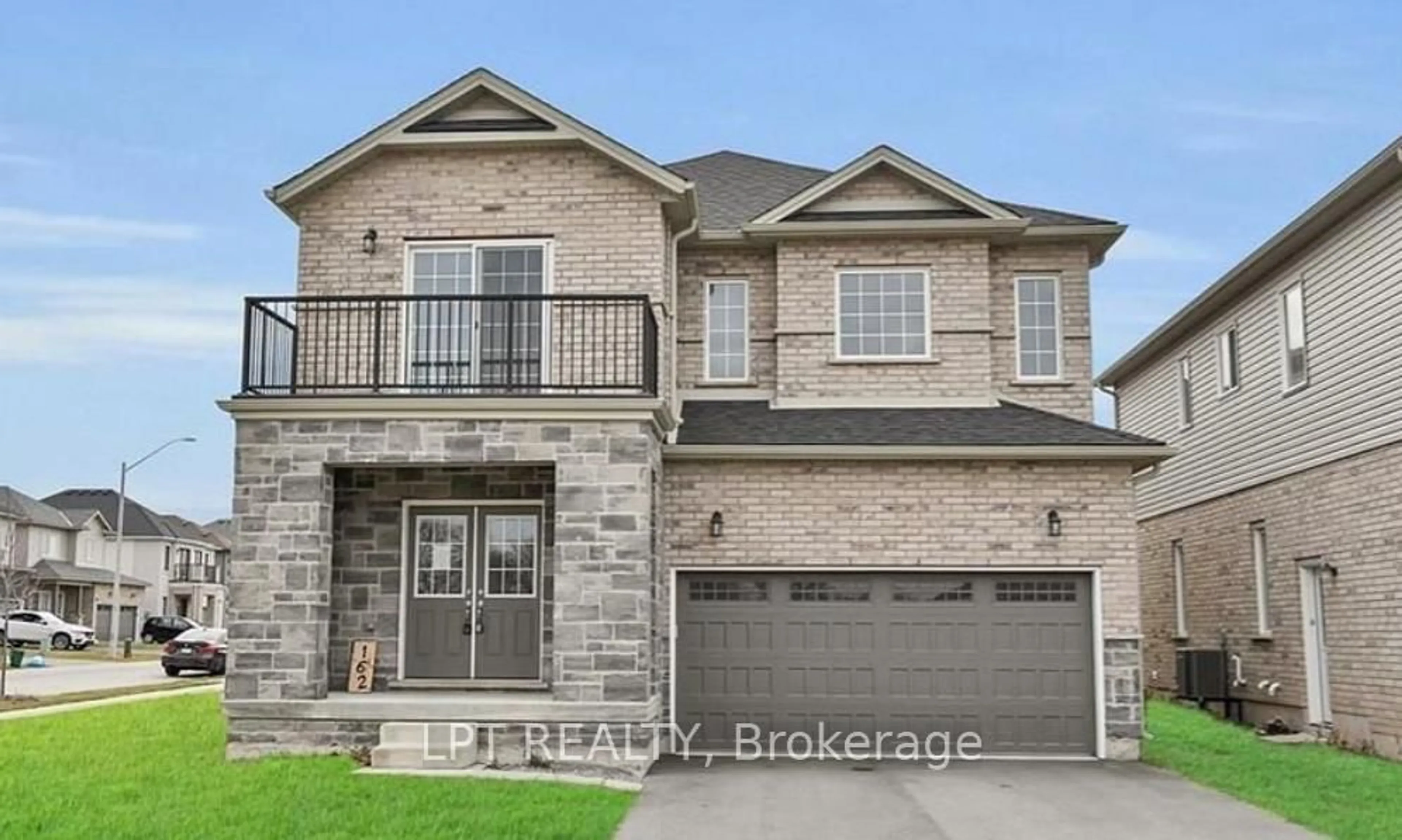 Home with brick exterior material, street for 162 MCCABE Ave, Welland Ontario L3B 0H6