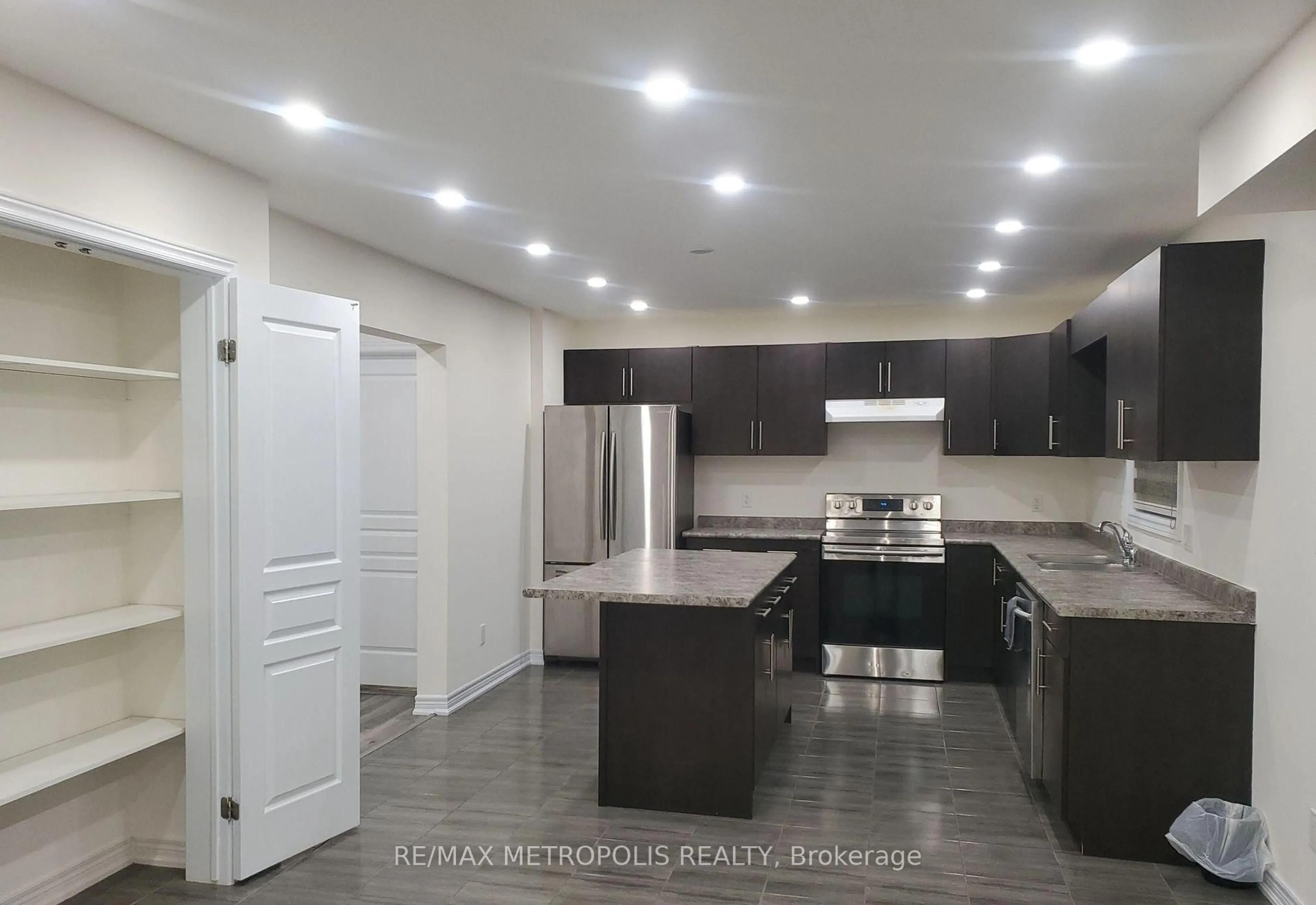 Open concept kitchen, ceramic/tile floor for 6361 Sam Iorfida Dr, Niagara Falls Ontario L2G 4S3