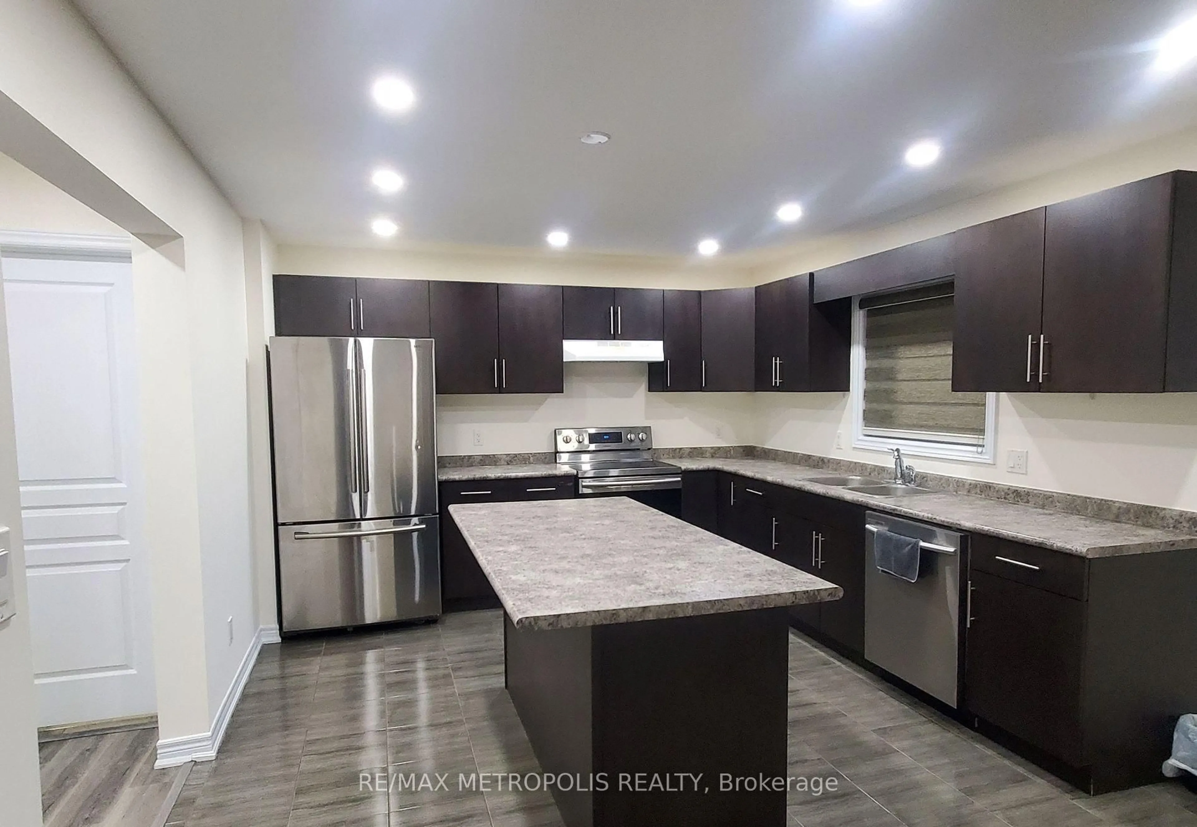 Open concept kitchen, unknown for 6361 Sam Iorfida Dr, Niagara Falls Ontario L2G 4S3