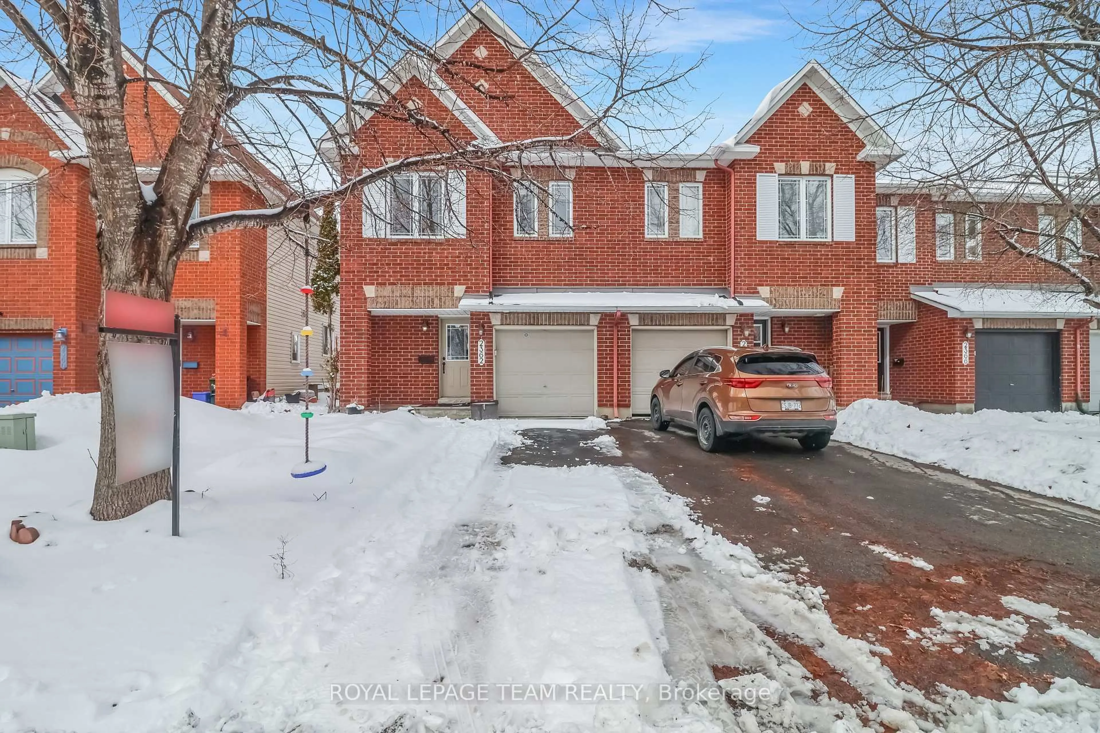 A pic from outside/outdoor area/front of a property/back of a property/a pic from drone, street for 2362 Bois Vert Pl, Ottawa Ontario K4A 4V1