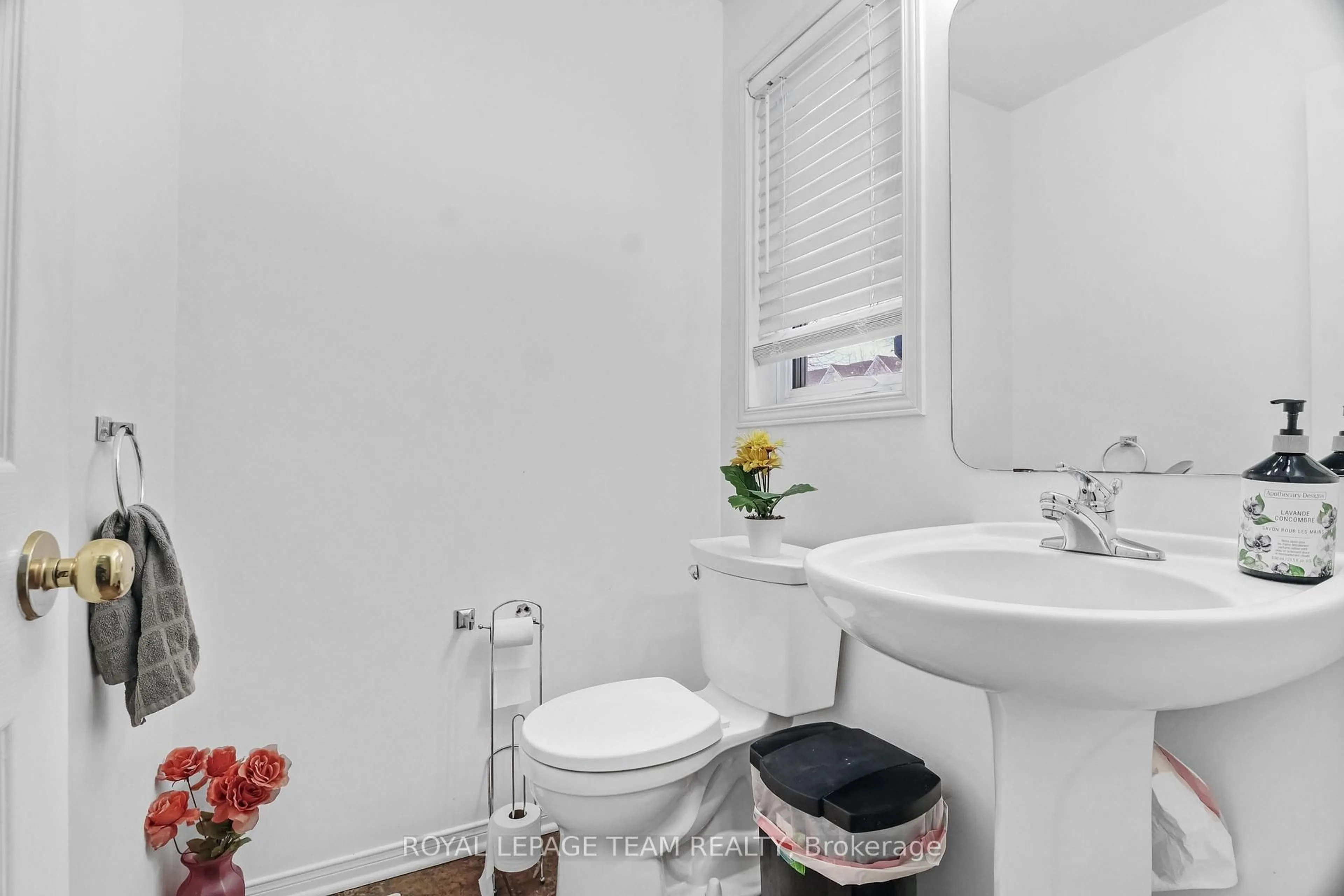 Standard bathroom, unknown for 2362 Bois Vert Pl, Ottawa Ontario K4A 4V1