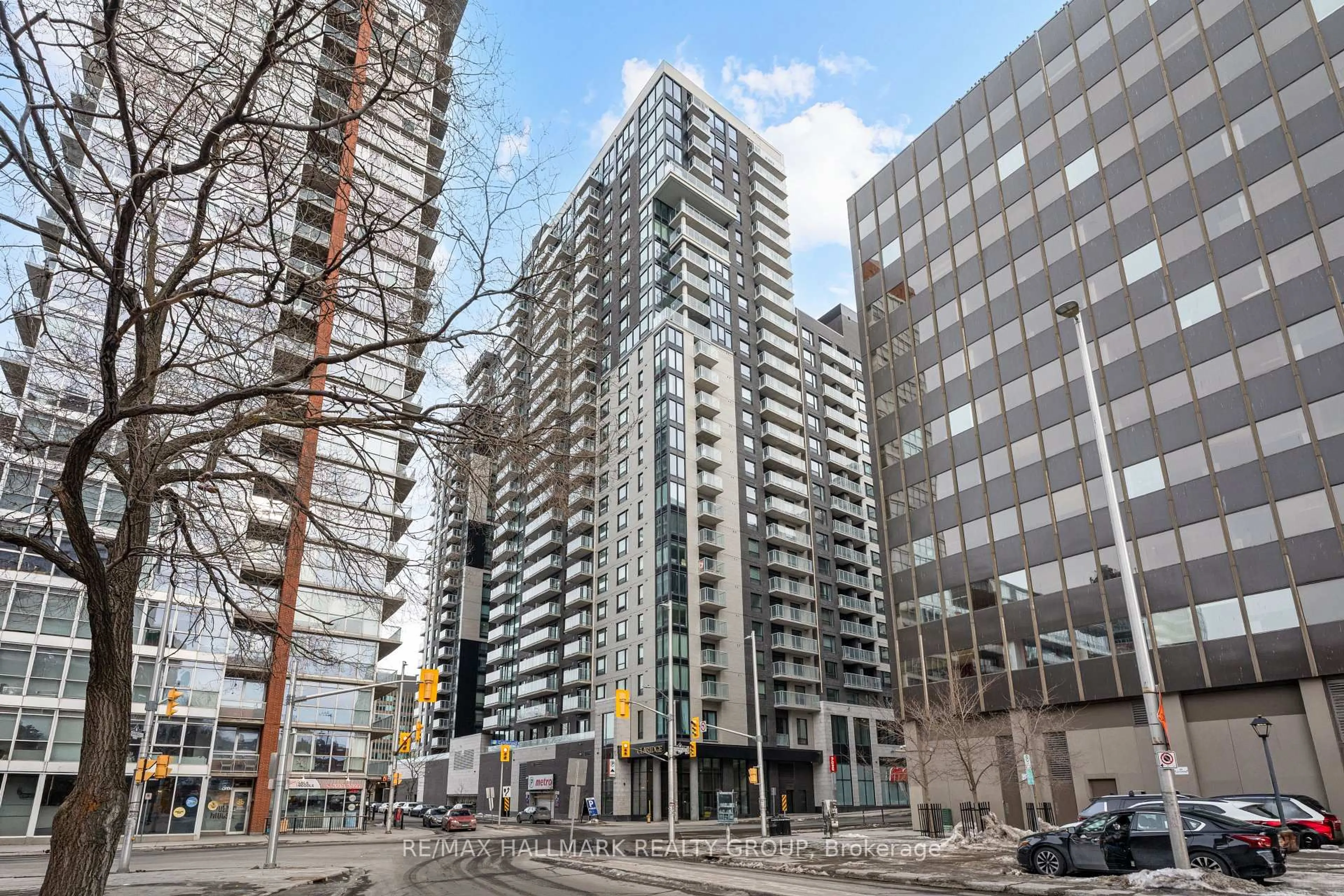 Patio, street for 180 George St #409, Ottawa Ontario K1N 0G8