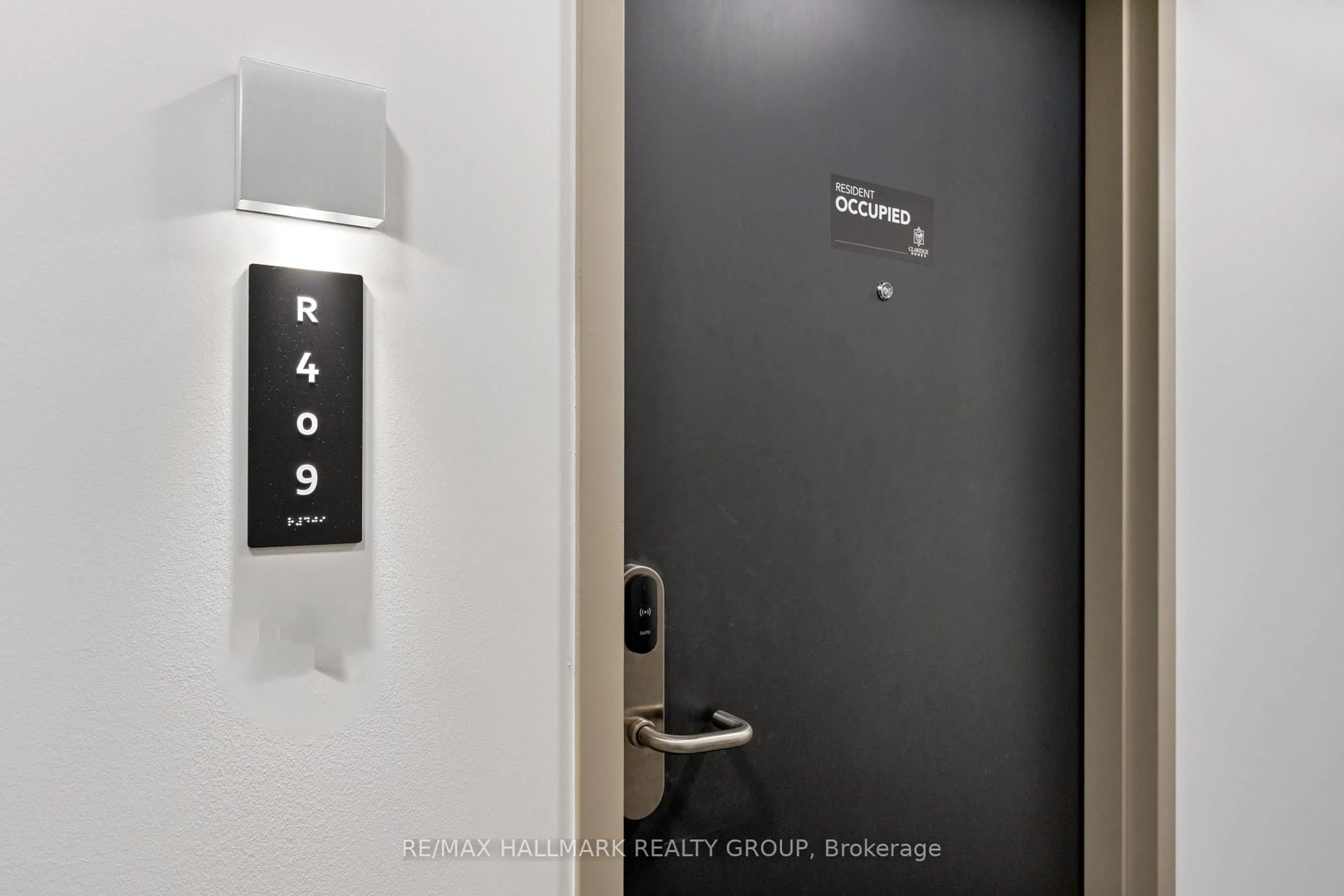 Unknown for 180 George St #409, Ottawa Ontario K1N 0G8