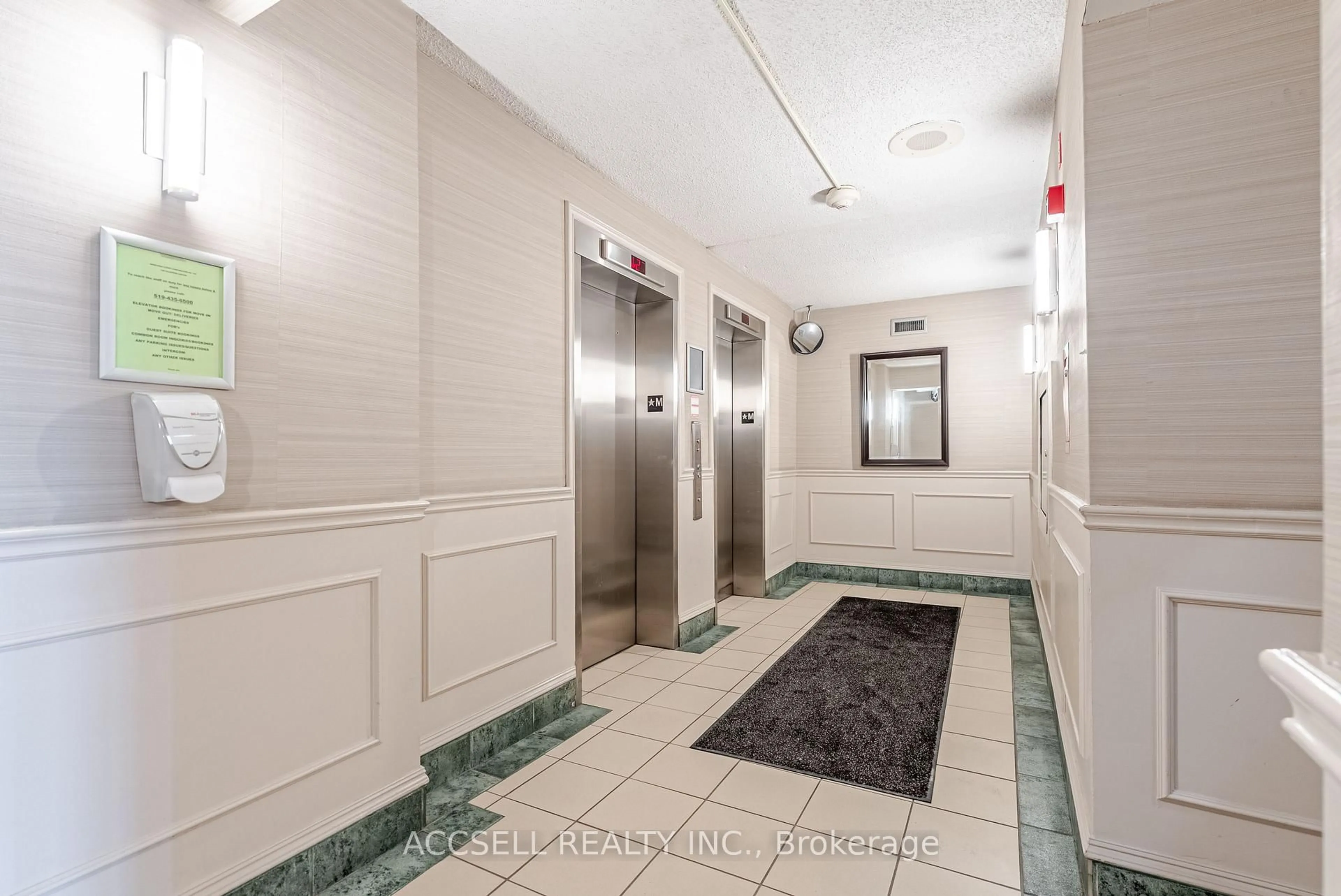 Indoor foyer for 363 Colborne St #1505, London East Ontario N6B 3N3