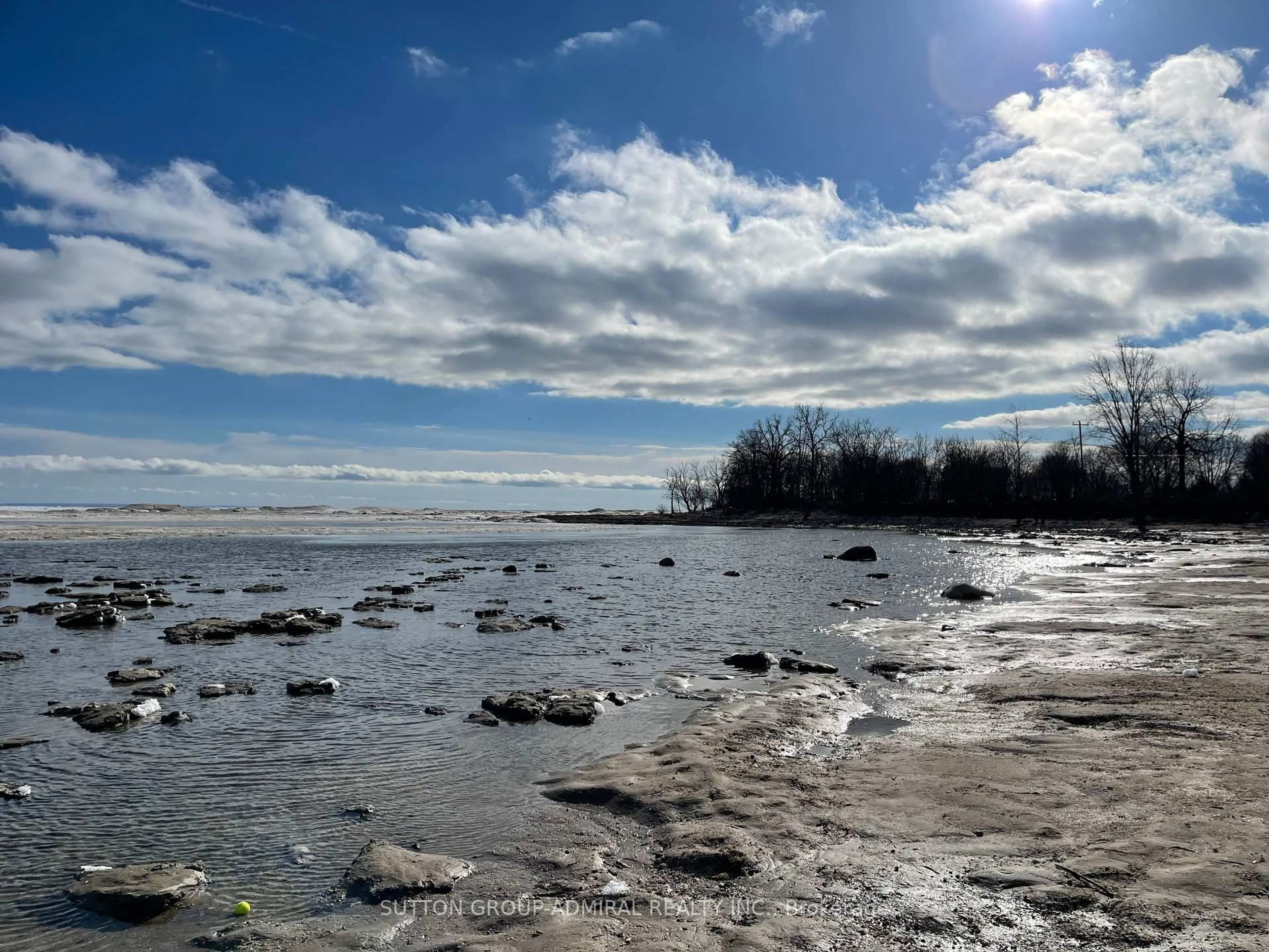 Blurry image for 10578 Woodland Dr, Wainfleet Ontario L3K 5V4