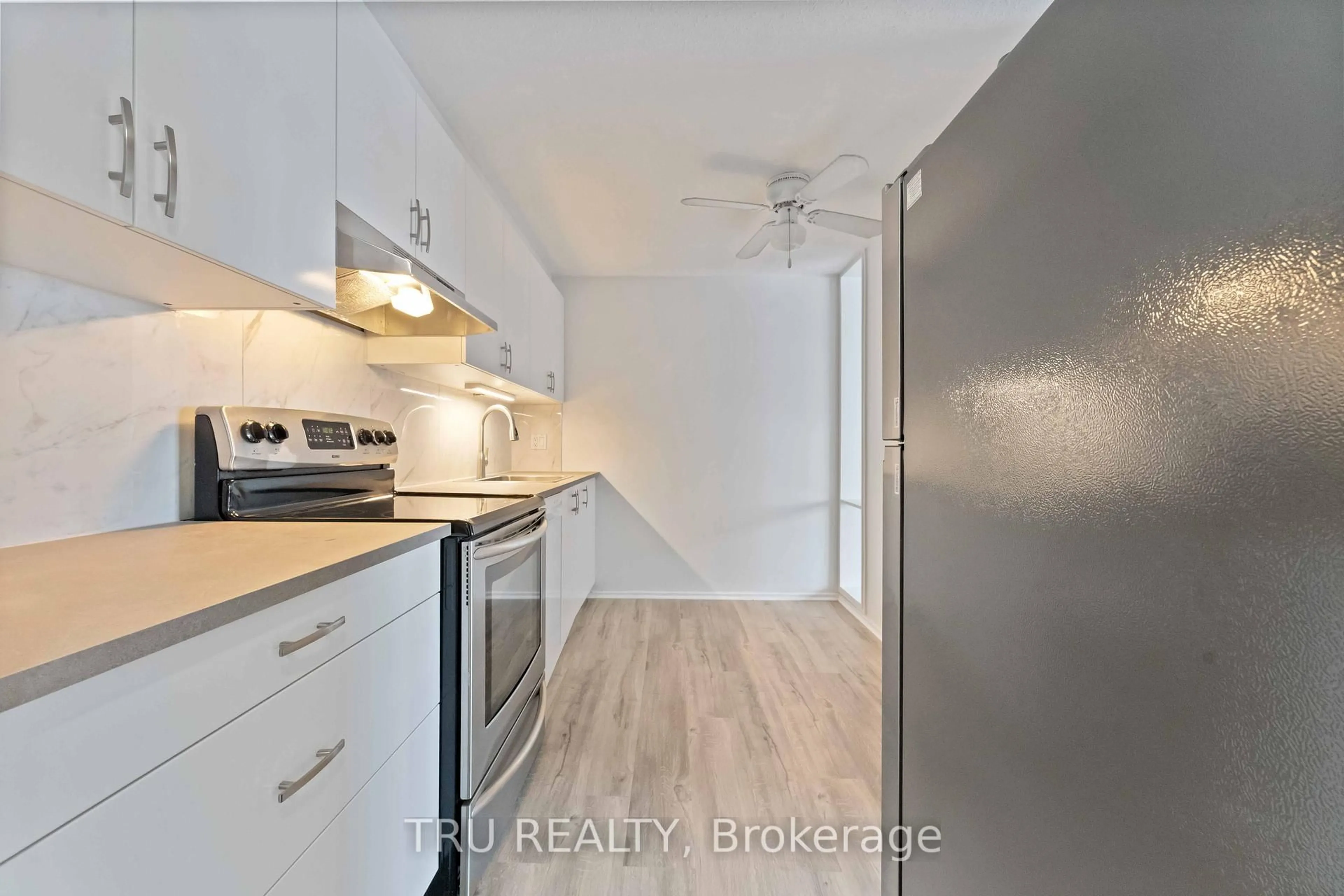 Standard kitchen, unknown for 898 Elmsmere Rd #8, Ottawa Ontario K1J 7T6