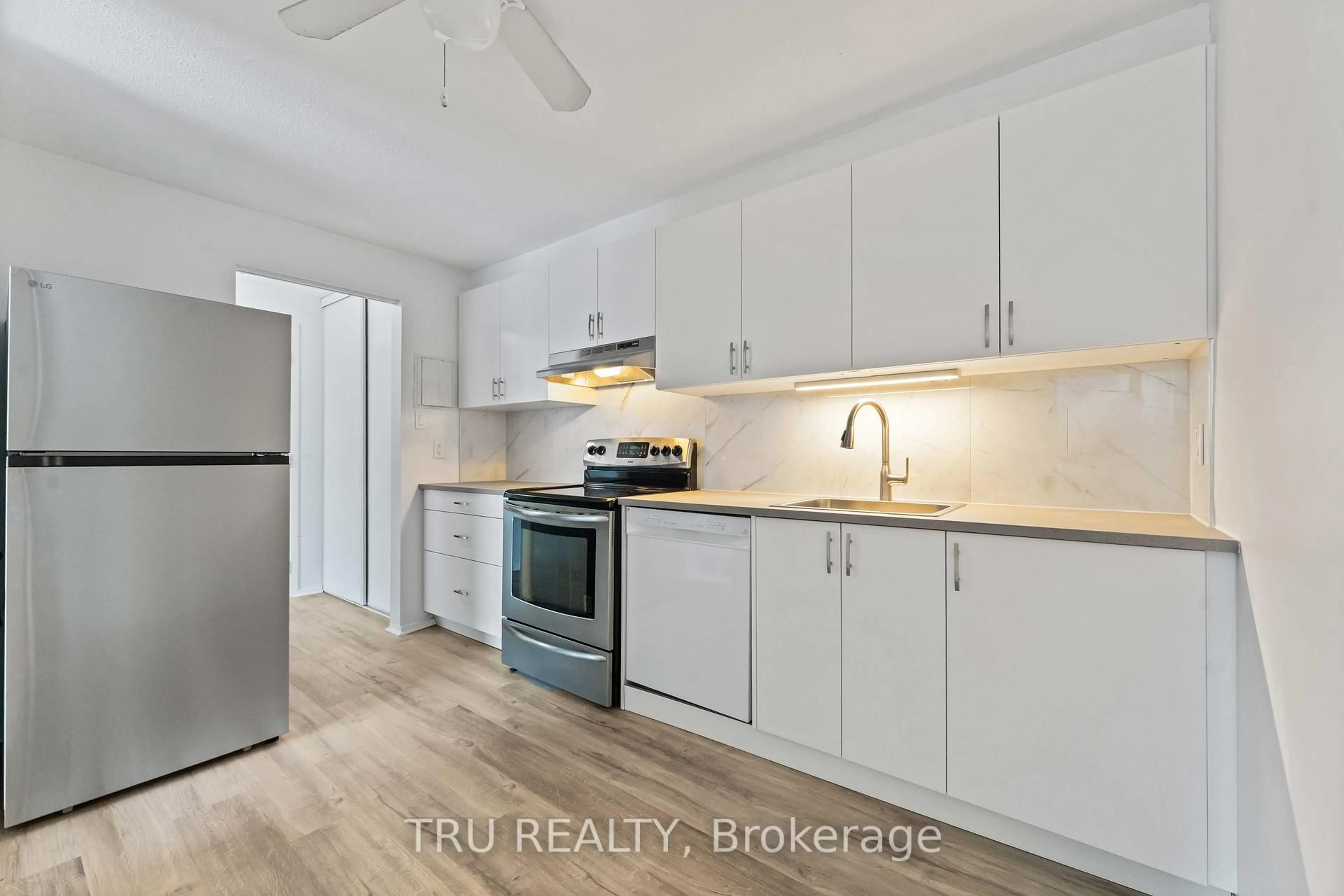 Unknown for 898 Elmsmere Rd #8, Ottawa Ontario K1J 7T6