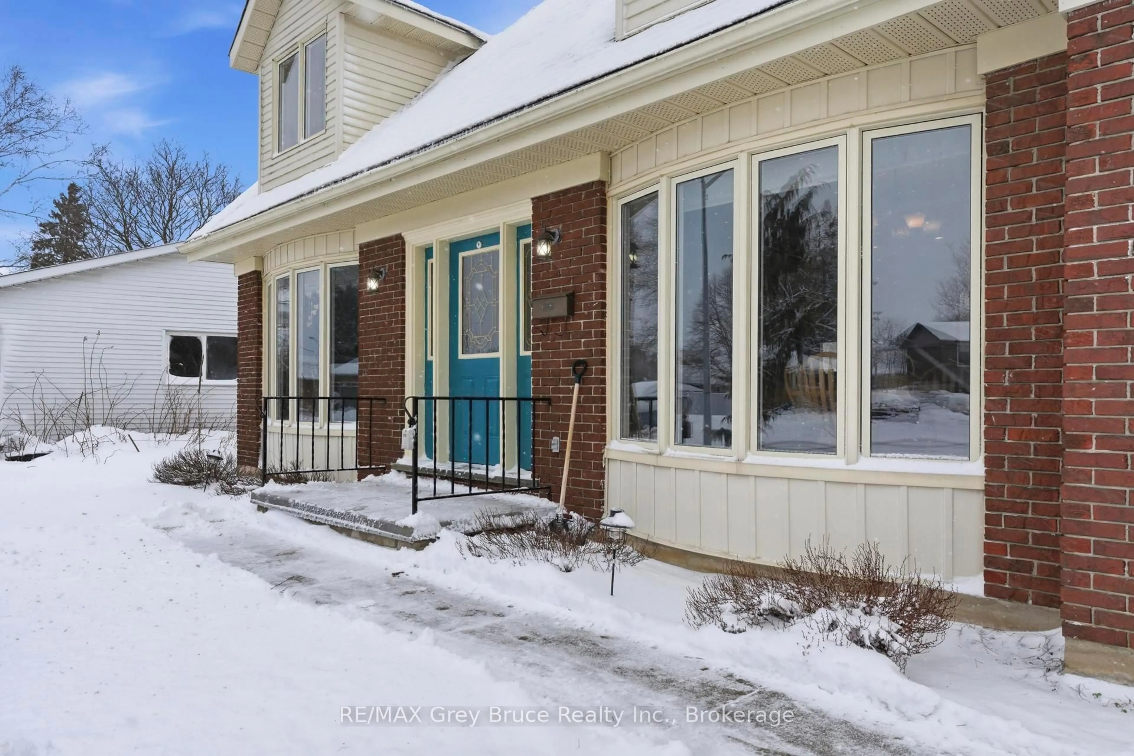 Unknown for 235 5th Ave, Hanover Ontario N4N 2C3