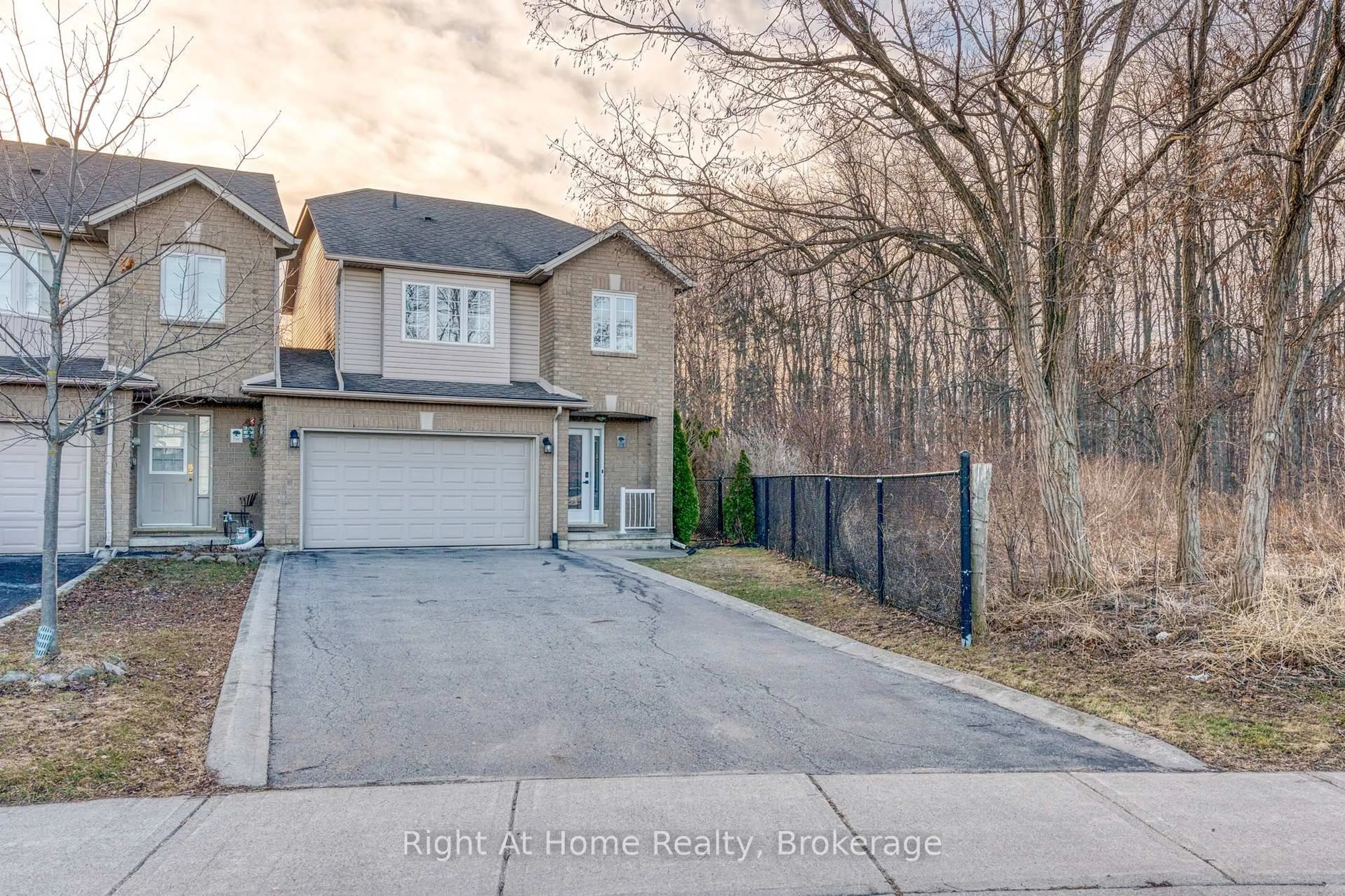 A pic from outside/outdoor area/front of a property/back of a property/a pic from drone, street for 198 Gatestone Dr, Hamilton Ontario L8J 3V4