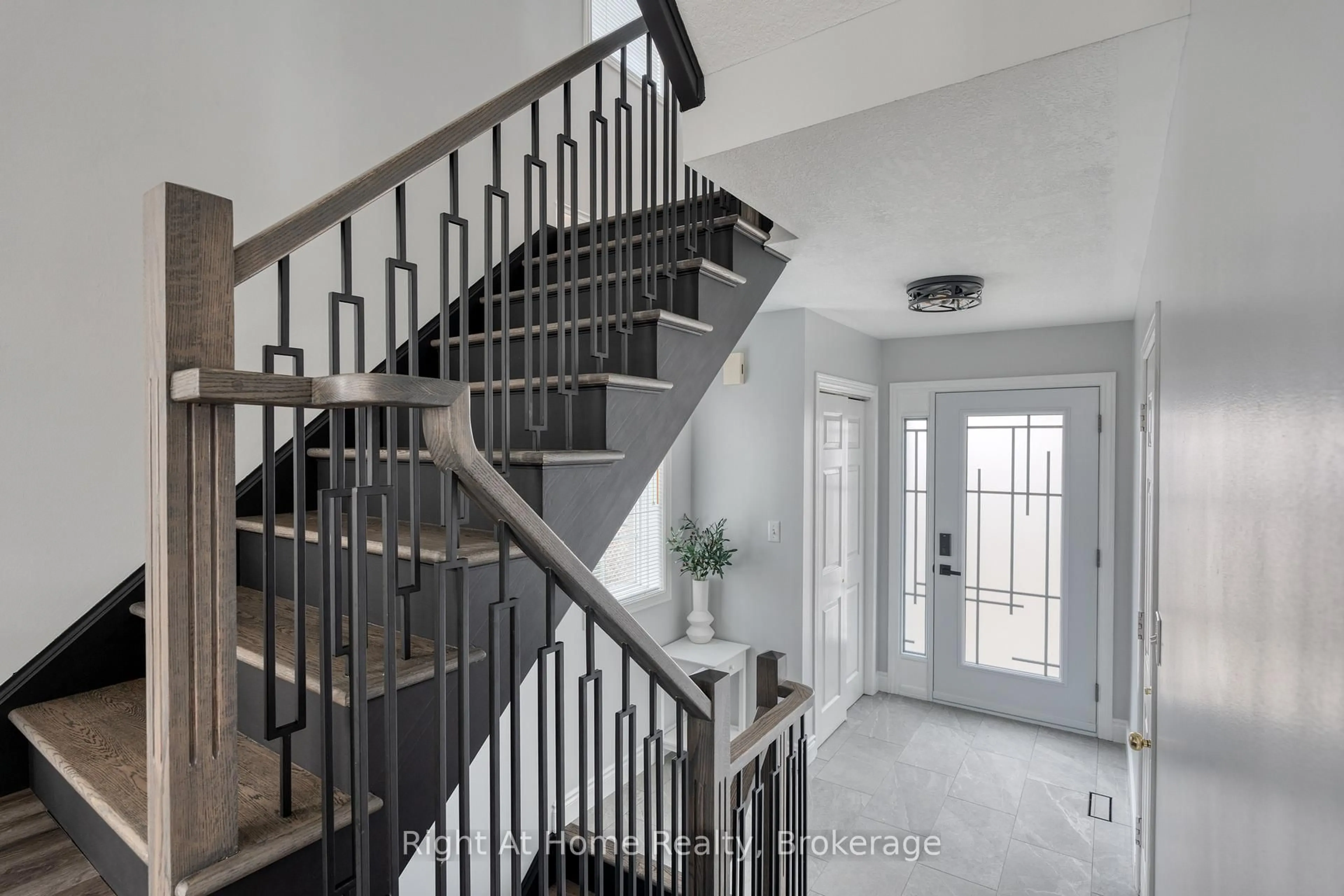 Unknown for 198 Gatestone Dr, Hamilton Ontario L8J 3V4