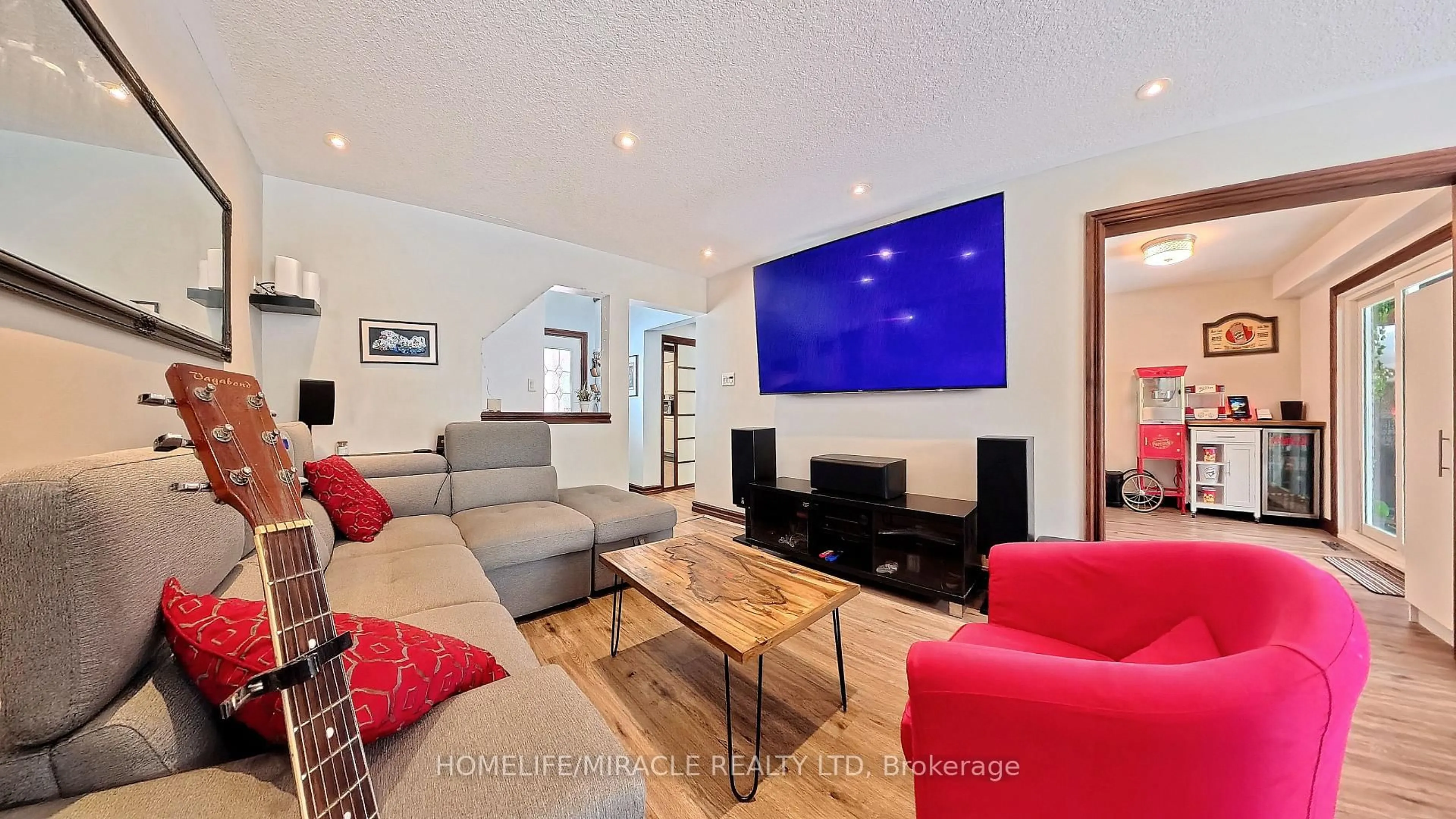 Home theater for 171 Wheatland Dr, Cambridge Ontario N1P 1E2