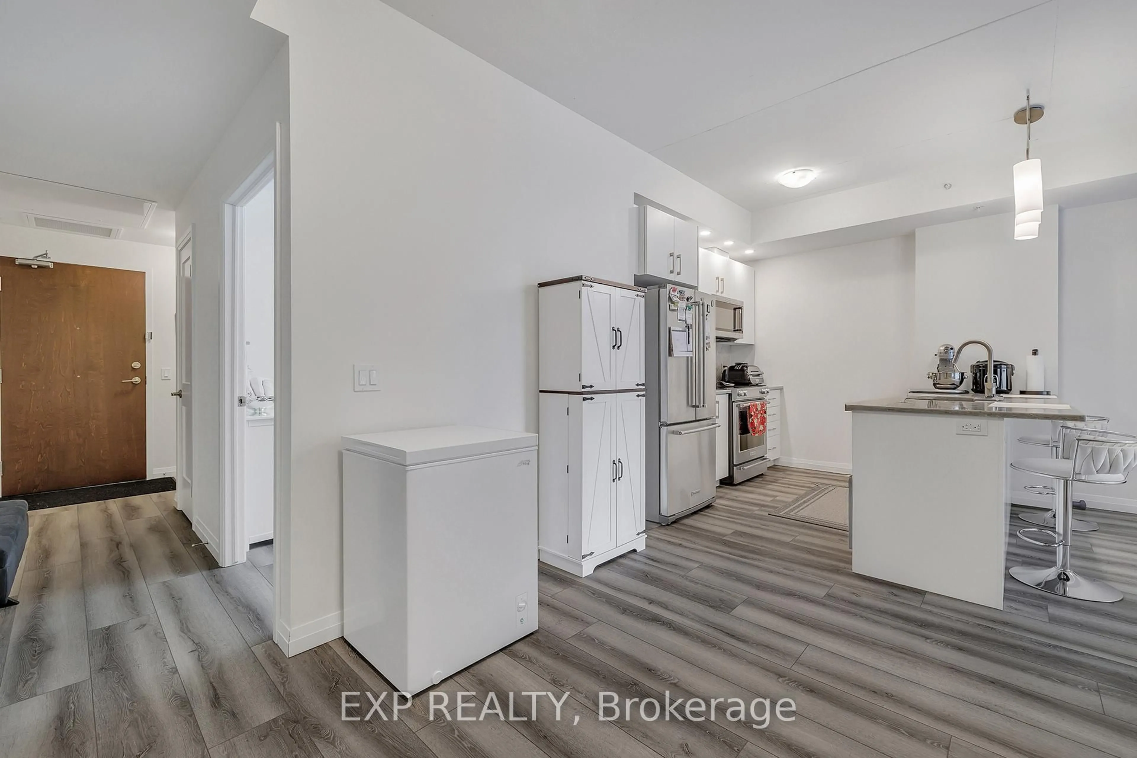 Unknown for 108 Garment St #201, Kitchener Ontario N2G 0E2