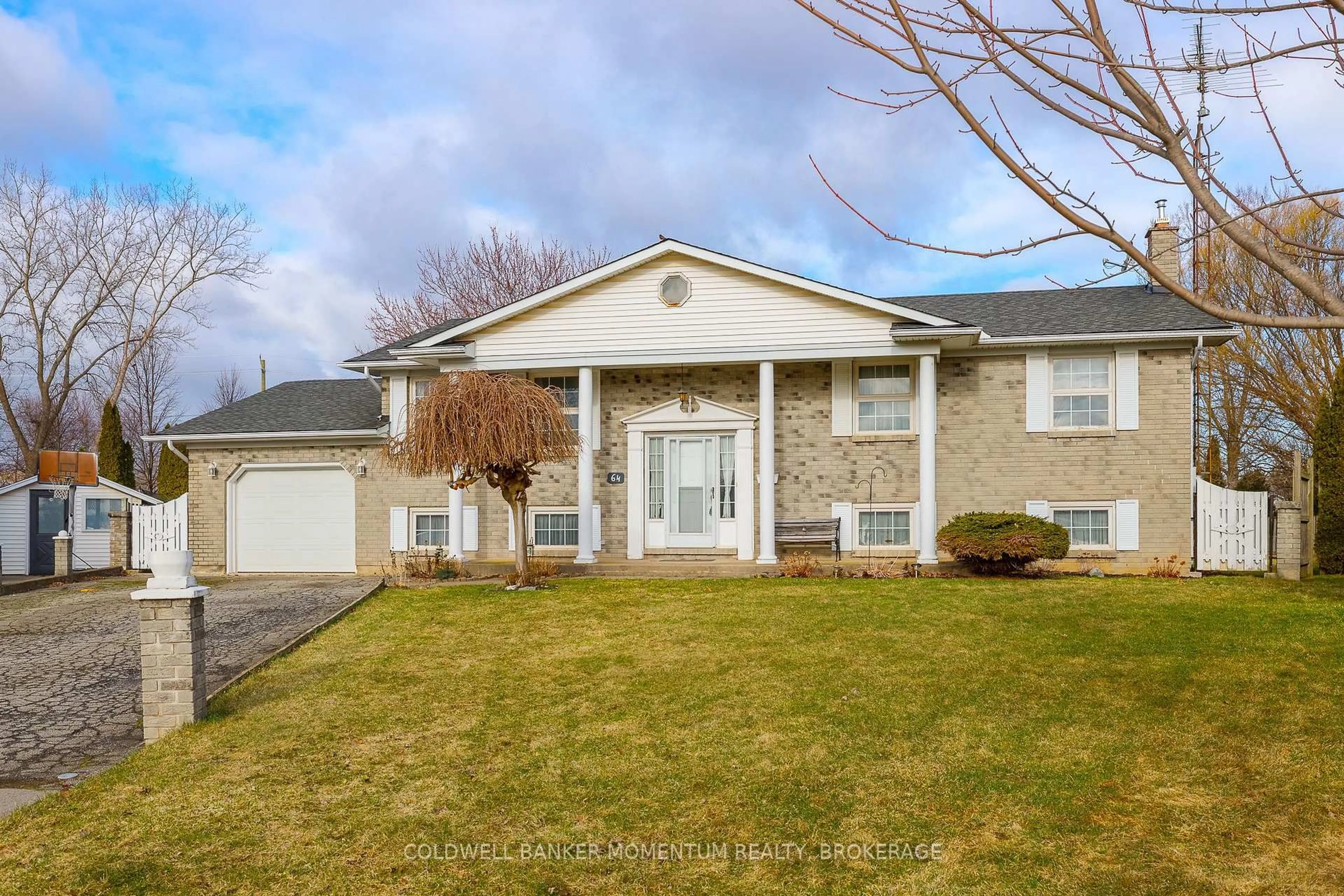 Home with brick exterior material, street for 64 Larchwood Circ, Welland Ontario L3C 6T2