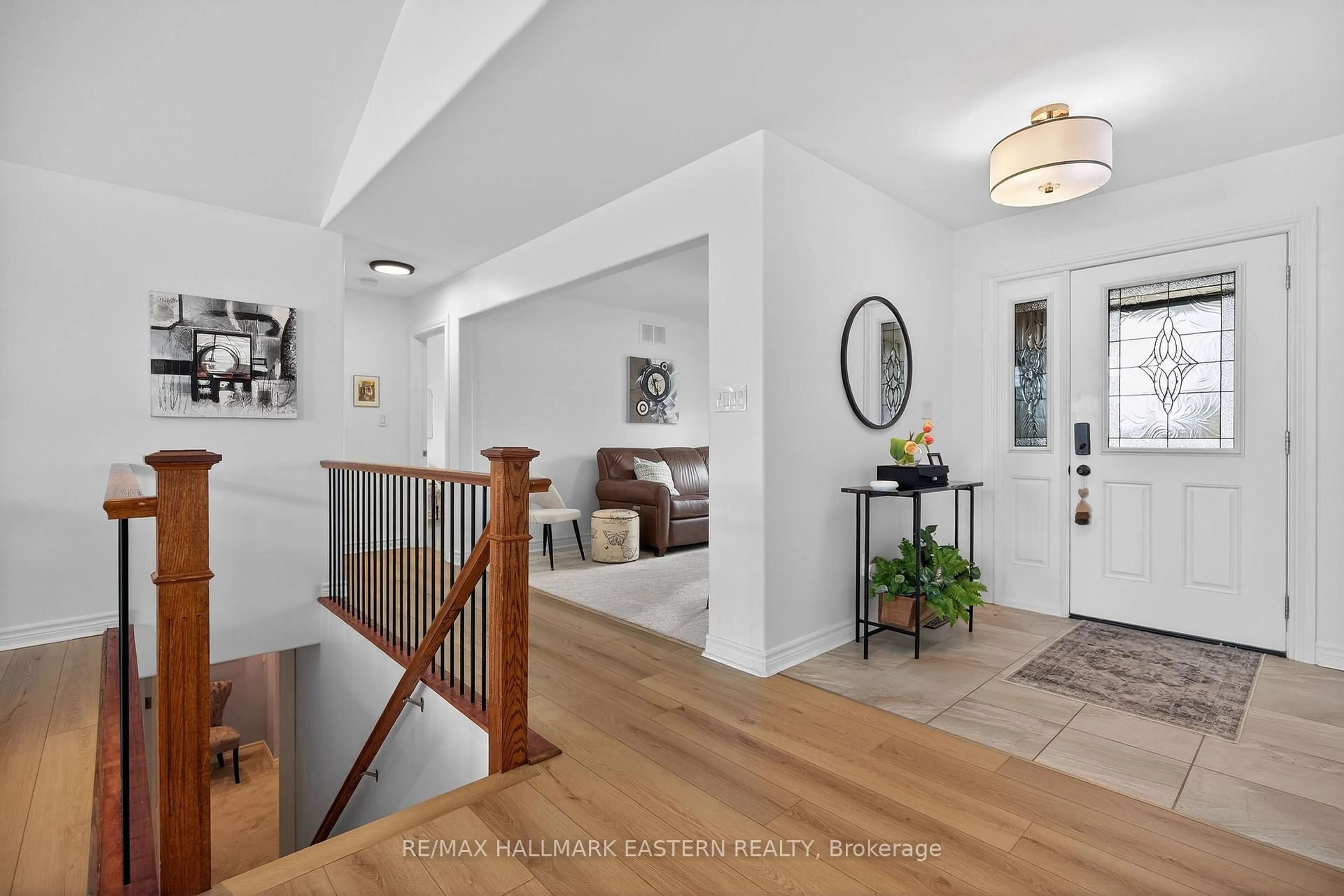 Indoor entryway for 120 Victoria Dr, Kawartha Lakes Ontario K0M 1G0