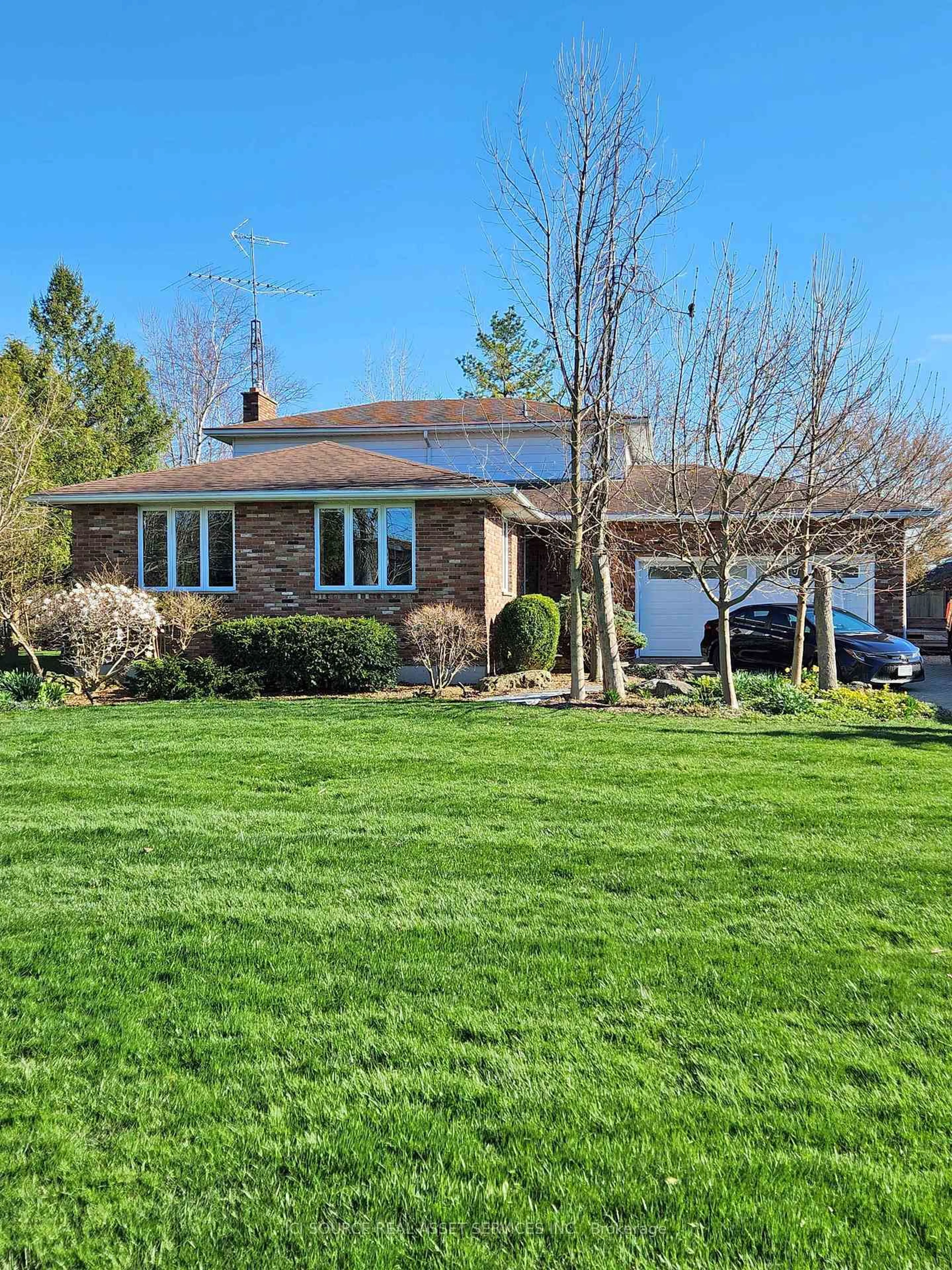 Home with brick exterior material, street for 4151 Bluepoint Dr, Plympton-Wyoming Ontario N0N 1J6